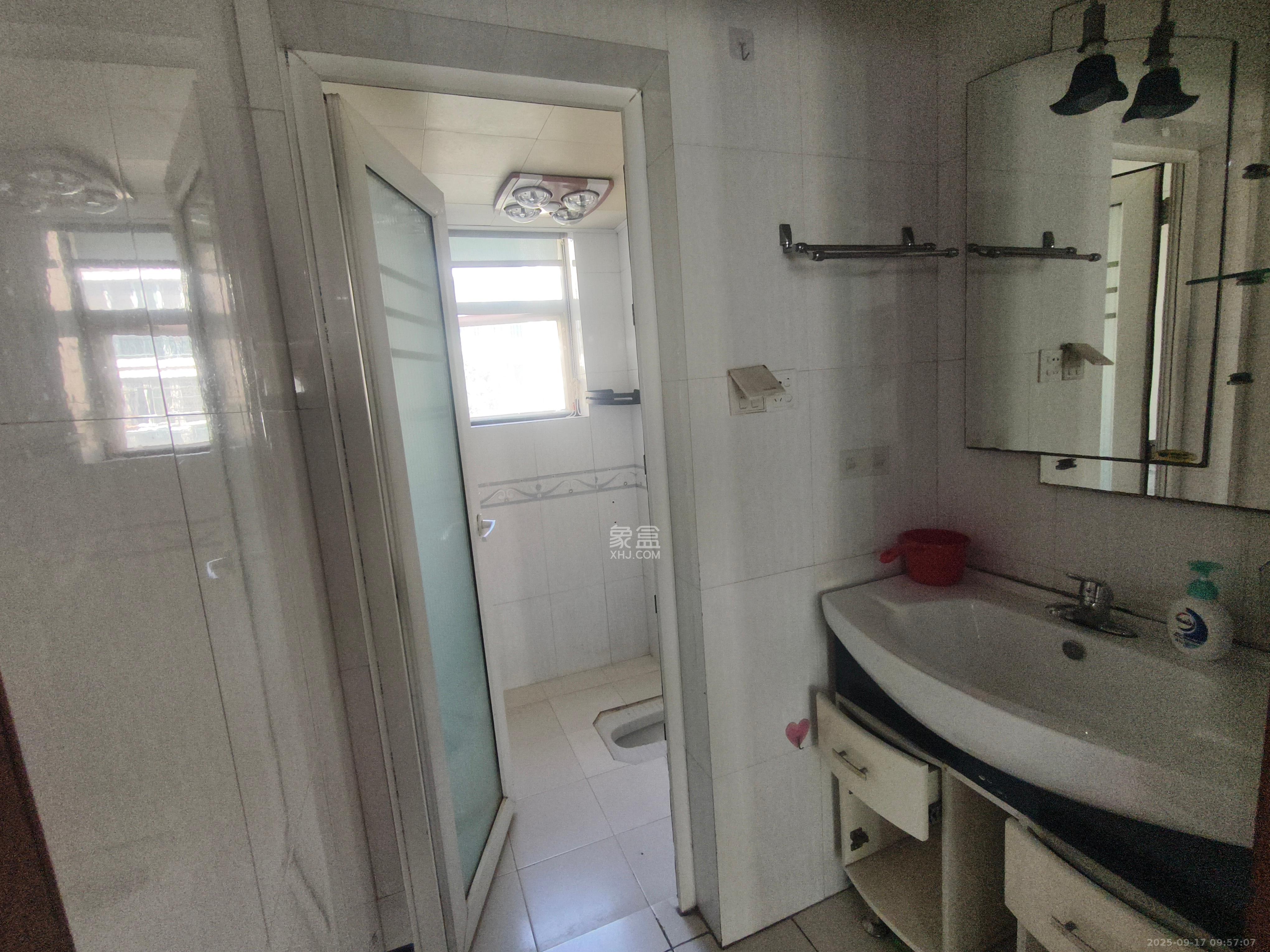 锦湘国际星城一期(锦美苑) 3室2厅1卫 2500.0元/月 锦湘国际星城一期(锦美苑) 3室2厅1卫 2500.0元/月室内图