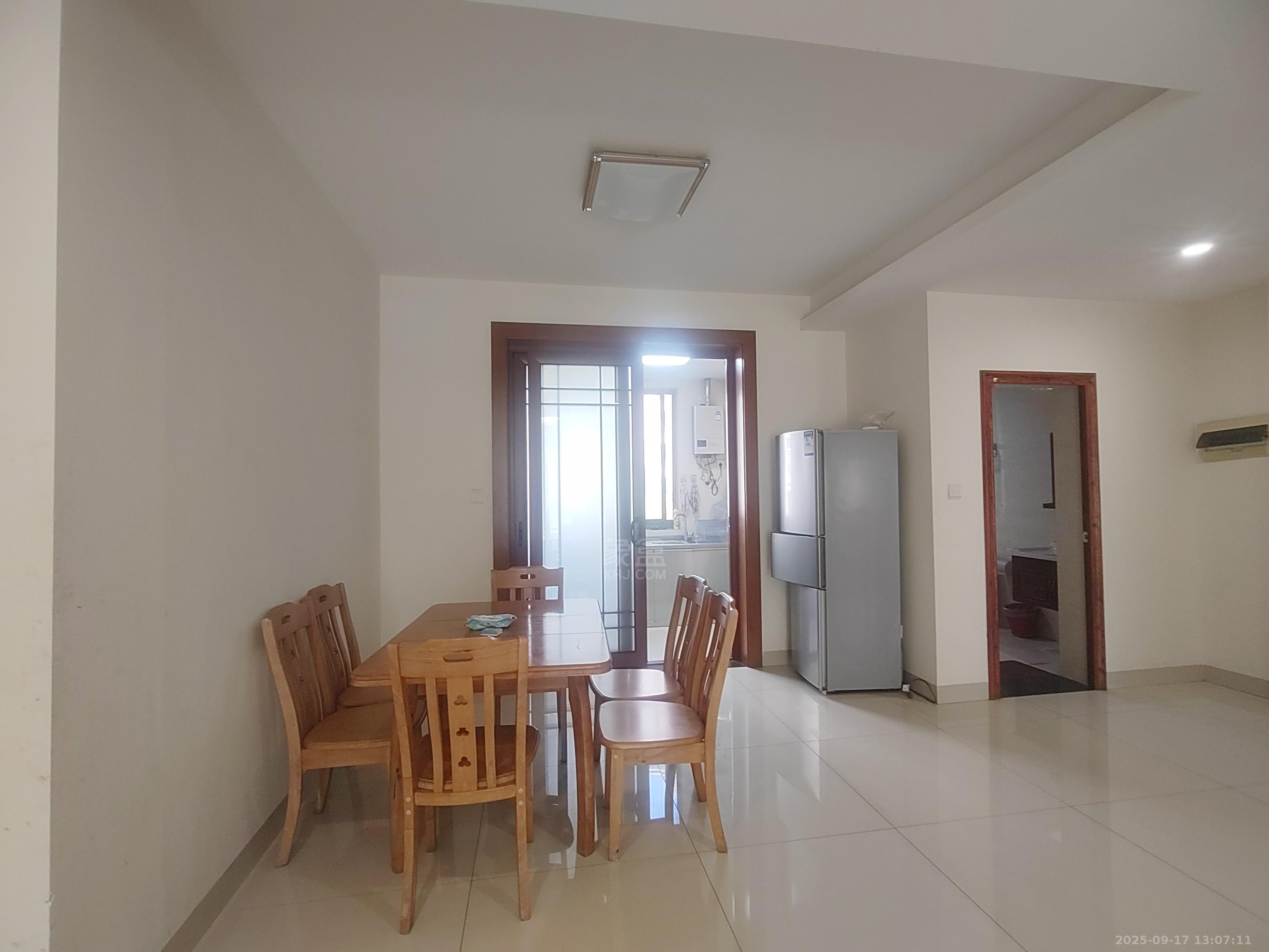 天泉一品 3室2厅2卫 2100.0元/月 天泉一品 3室2厅2卫 2100.0元/月室内图