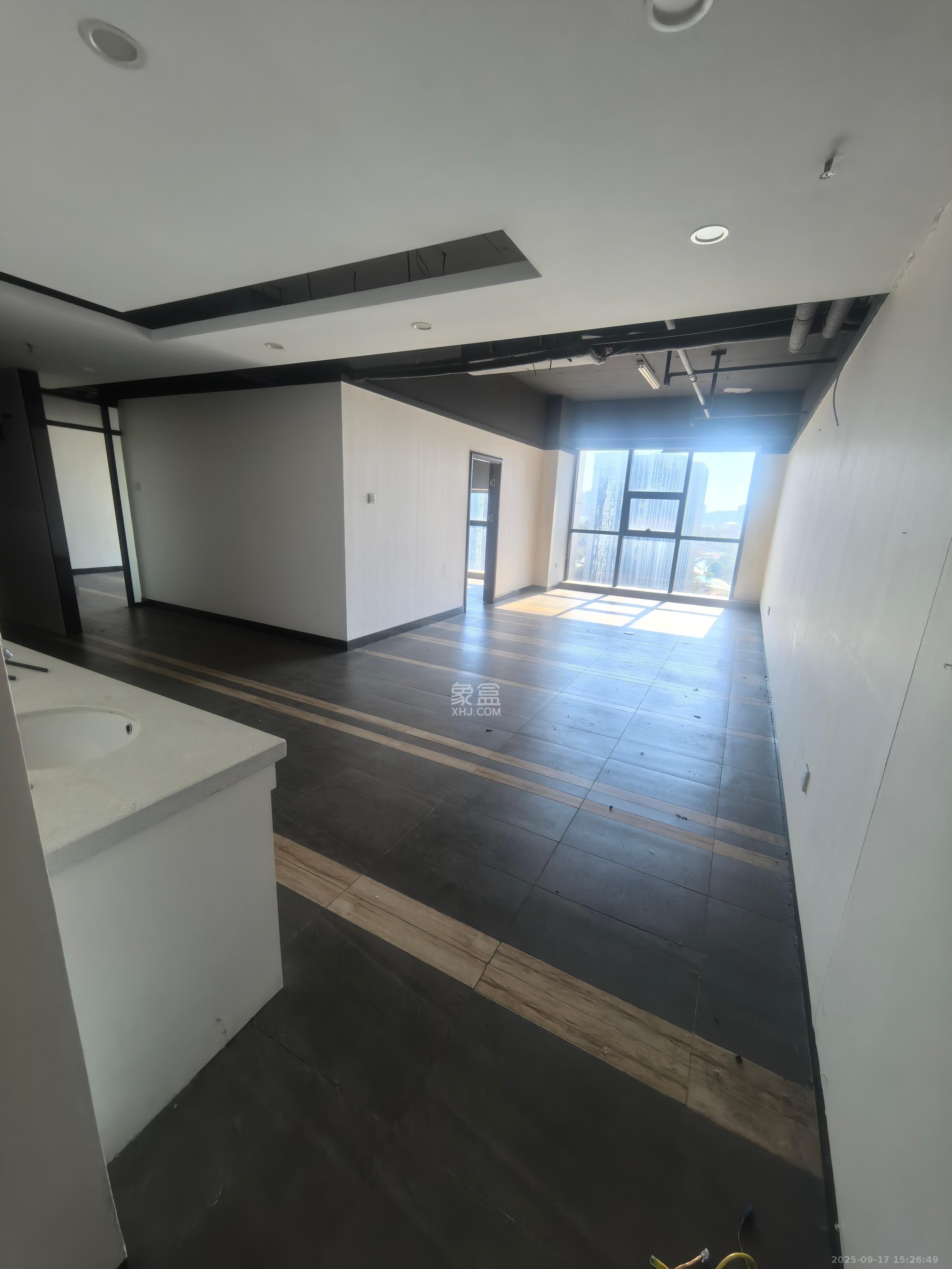 万坤图财富广场   136.0㎡      6900.0元/月室内图