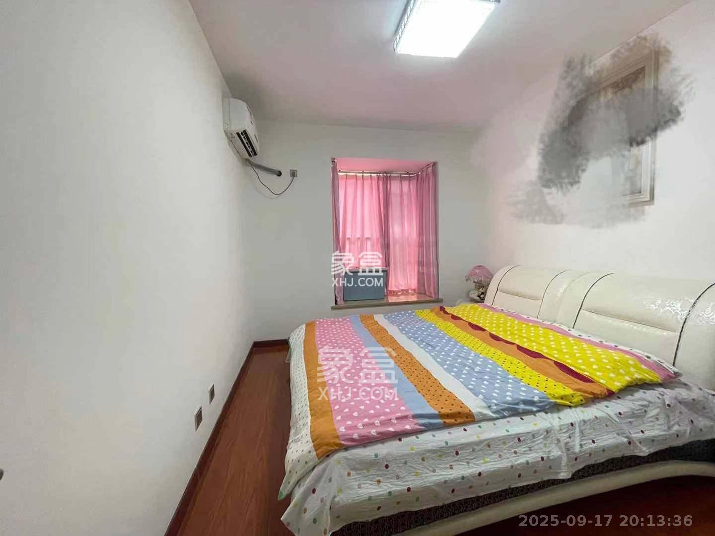 恒广国际景园一二区  2室2厅1卫    2000.0元/月 恒广国际景园一二区  2室2厅1卫    2000.0元/月