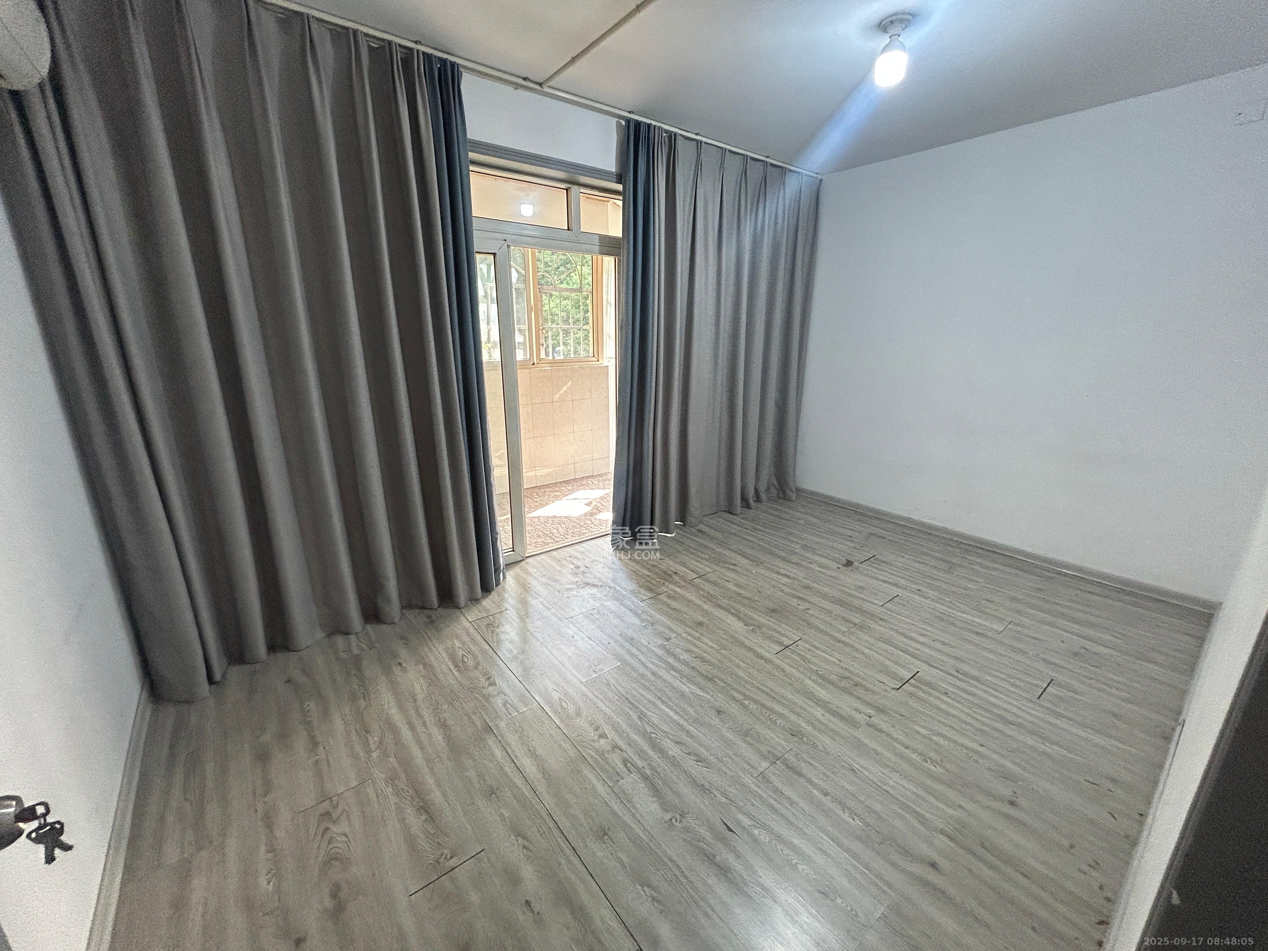 德政园  2室1厅1卫    2000.0元/月室内图