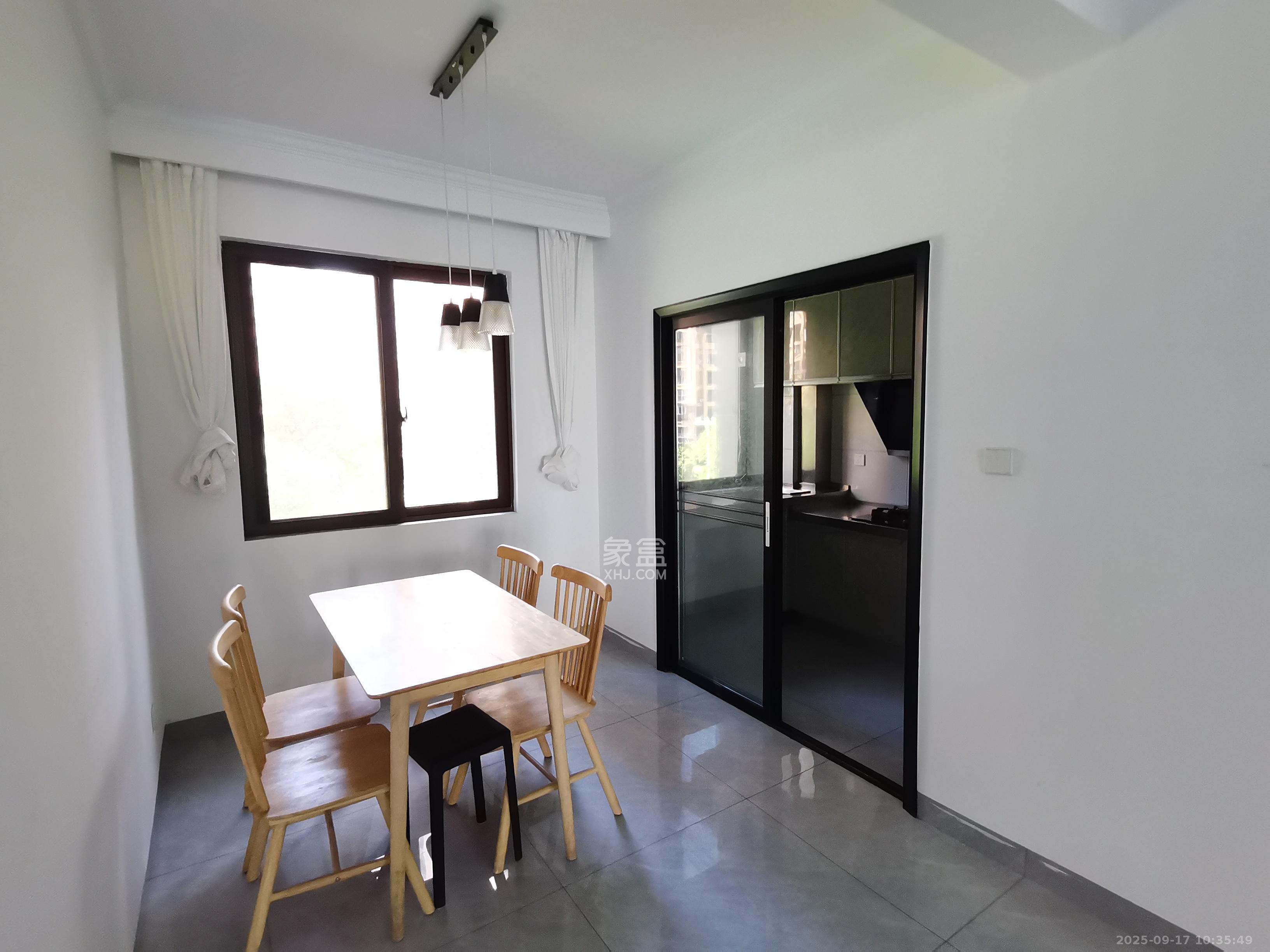 盛景谷山里 3室2厅2卫 2500.0元/月 盛景谷山里 3室2厅2卫 2500.0元/月室内图