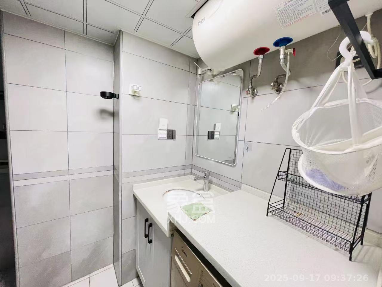 荣盛花语书苑 2室1厅1卫 2300.0元/月 荣盛花语书苑 2室1厅1卫 2300.0元/月室内图