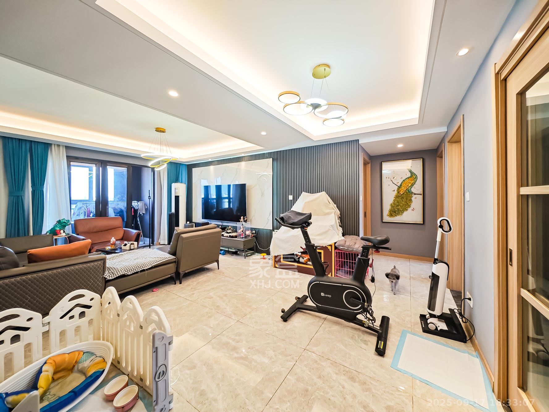 新城和樾(新城和樾公馆) 3室2厅2卫 120.0万 新城和樾(新城和樾公馆) 3室2厅2卫 120.0万客厅