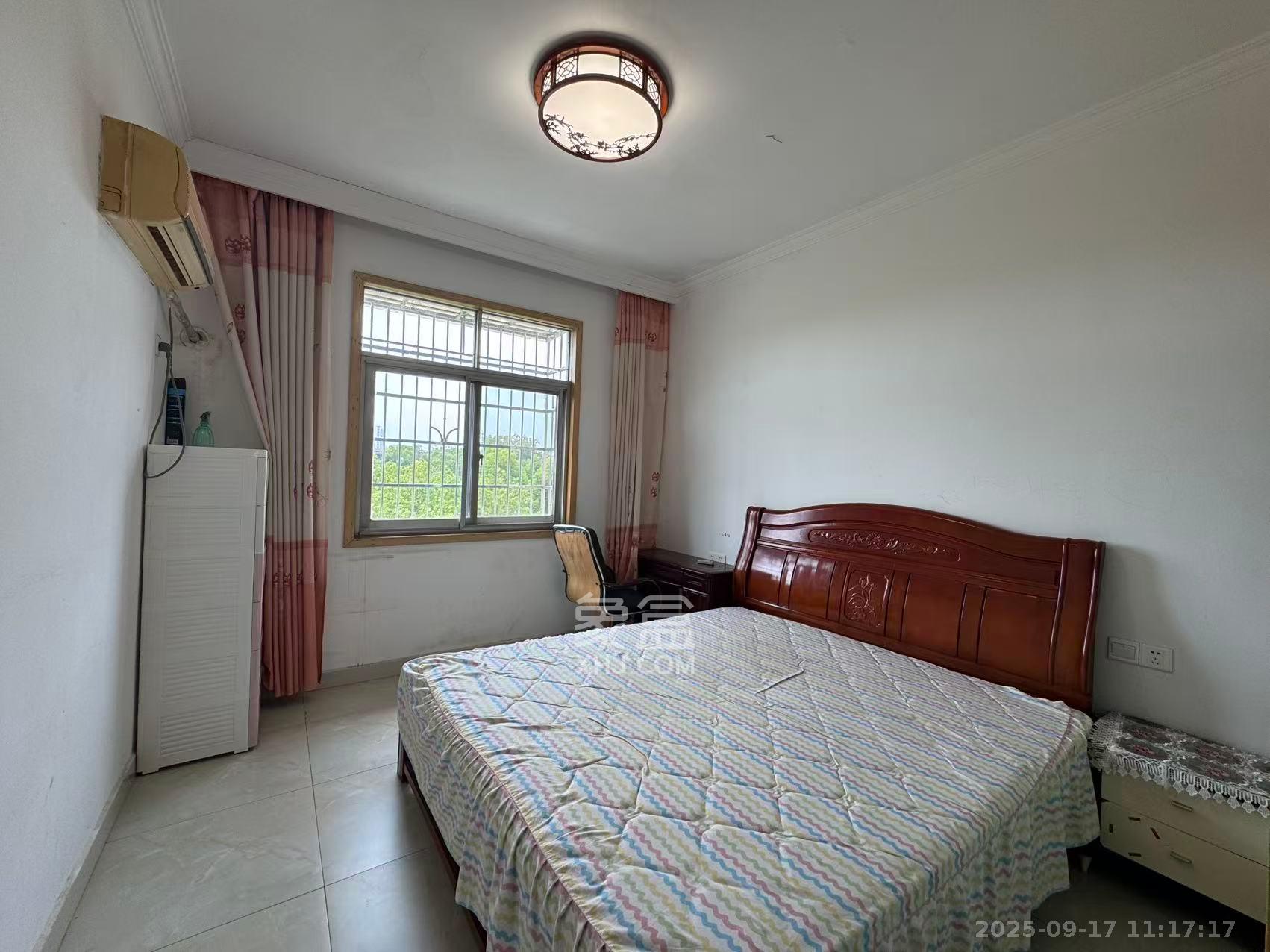 湖南杂交水稻研究所  3室2厅1卫    1600.0元/月室内图