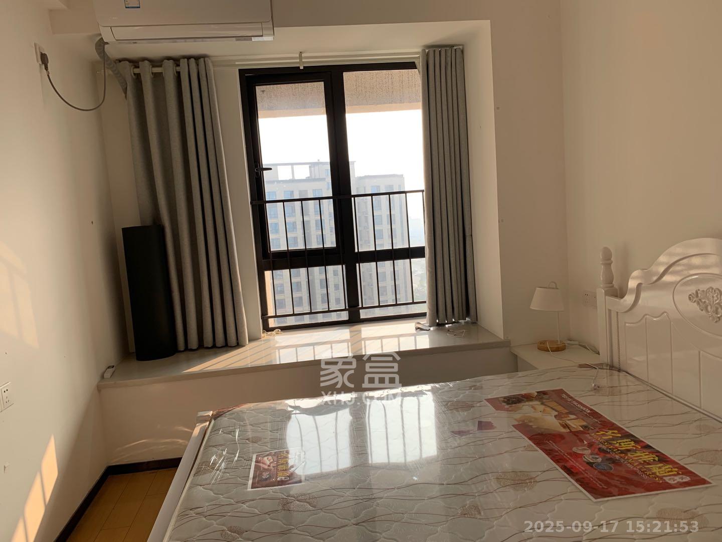 中海新城熙岸（中信新城五期）  1室1厅1卫    1300.0元/月室内图