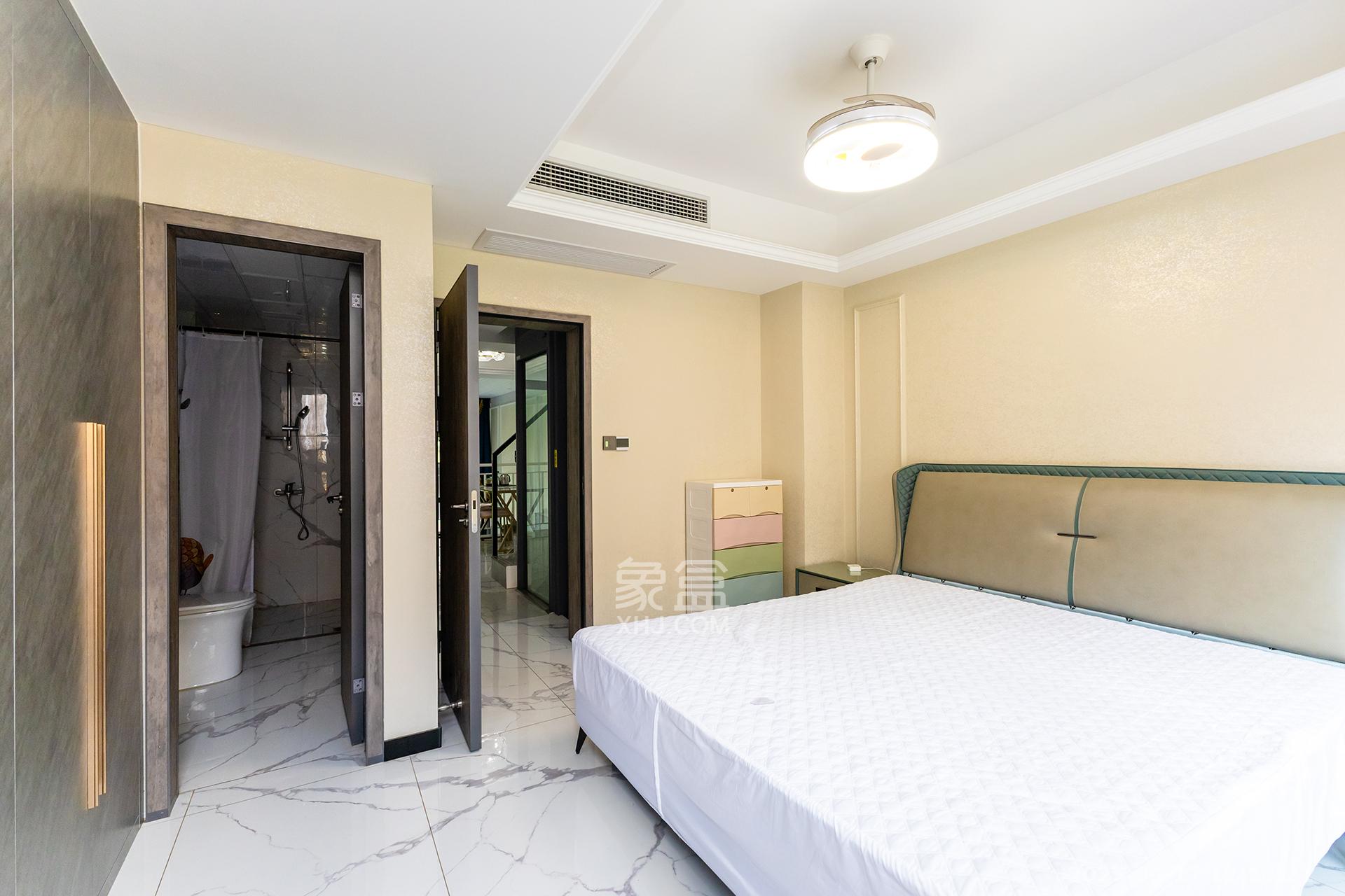 盈峰翠邸 5室2厅4卫 298.0万 盈峰翠邸 5室2厅4卫 298.0万卧室