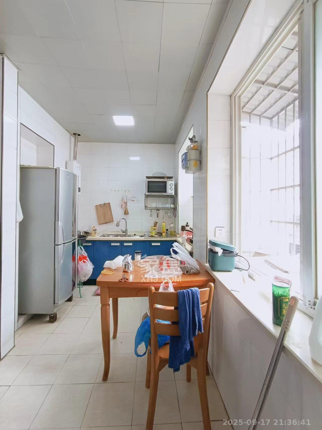 长勘小区  2室1厅1卫    2000.0元/月室内图