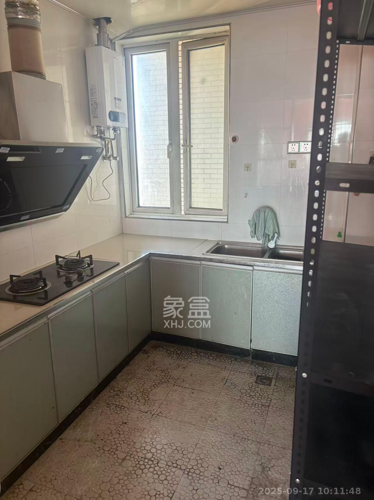 佳天瑞宁花园  3室2厅2卫    2600.0元/月 佳天瑞宁花园  3室2厅2卫    2600.0元/月室内图