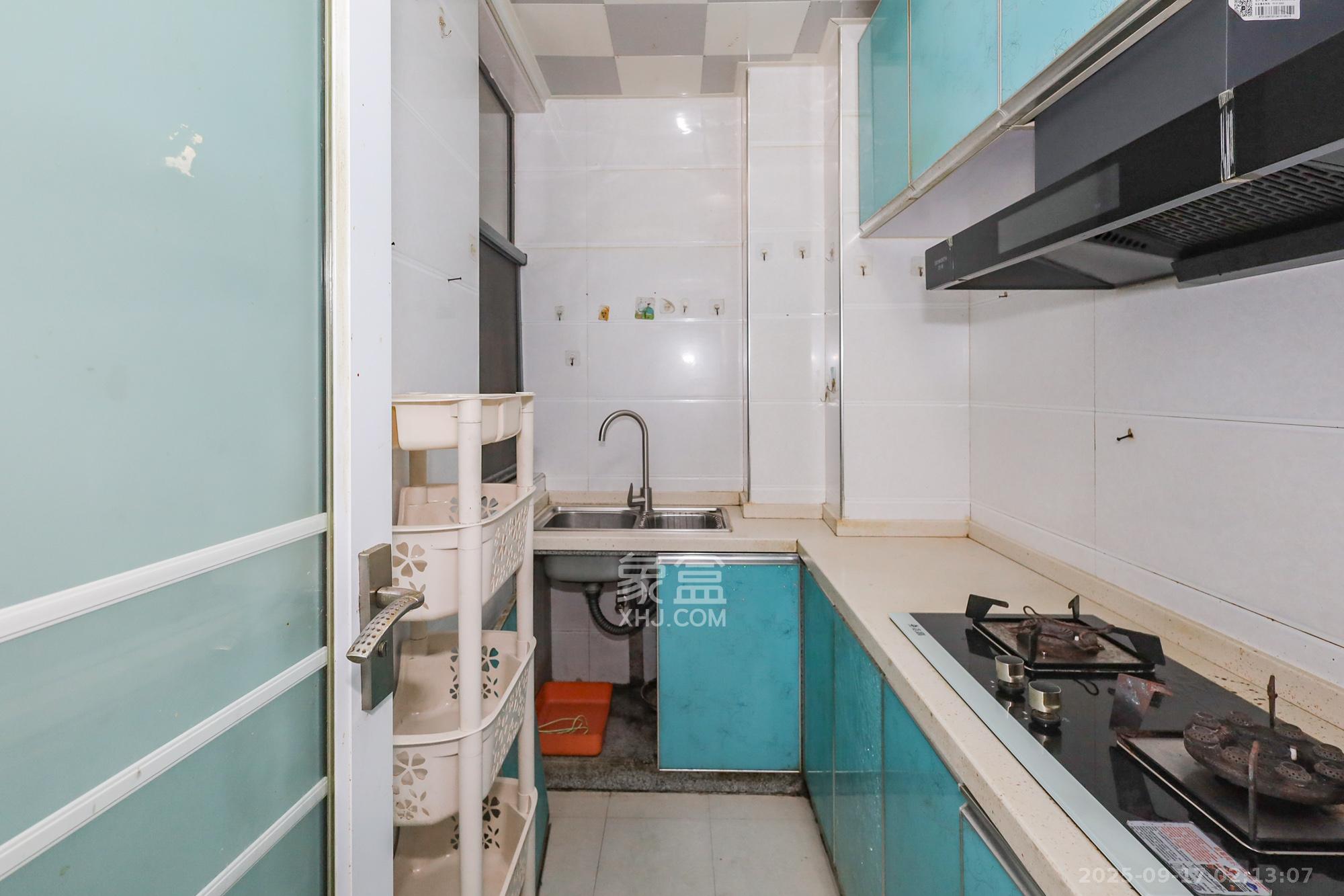 旭辉藏郡(藏郡、旭湘华府)  3室2厅1卫    210.0万 旭辉藏郡(藏郡、旭湘华府)  3室2厅1卫    210.0万厨房