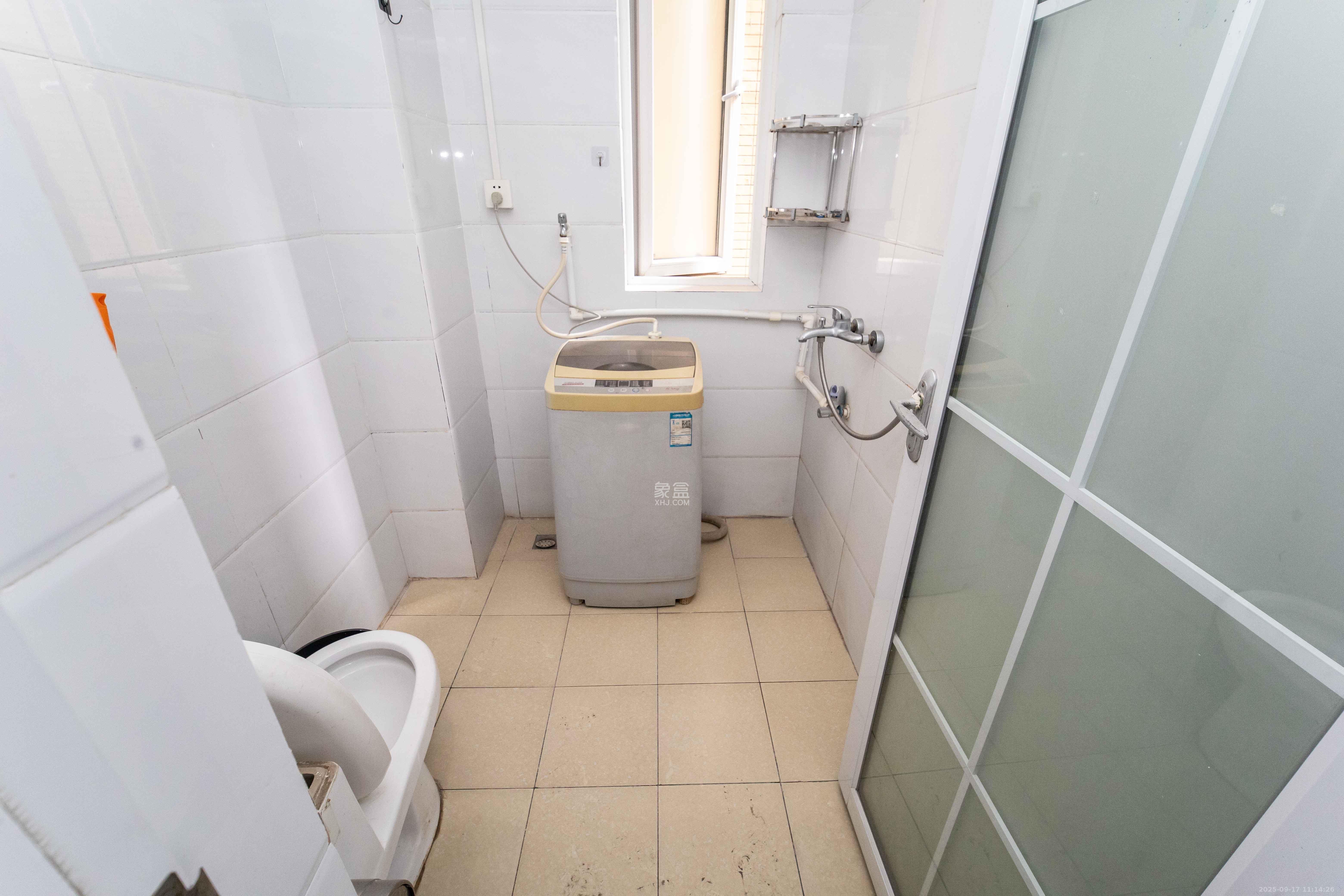 金地格林公馆  3室2厅1卫    2300.0元/月室内图