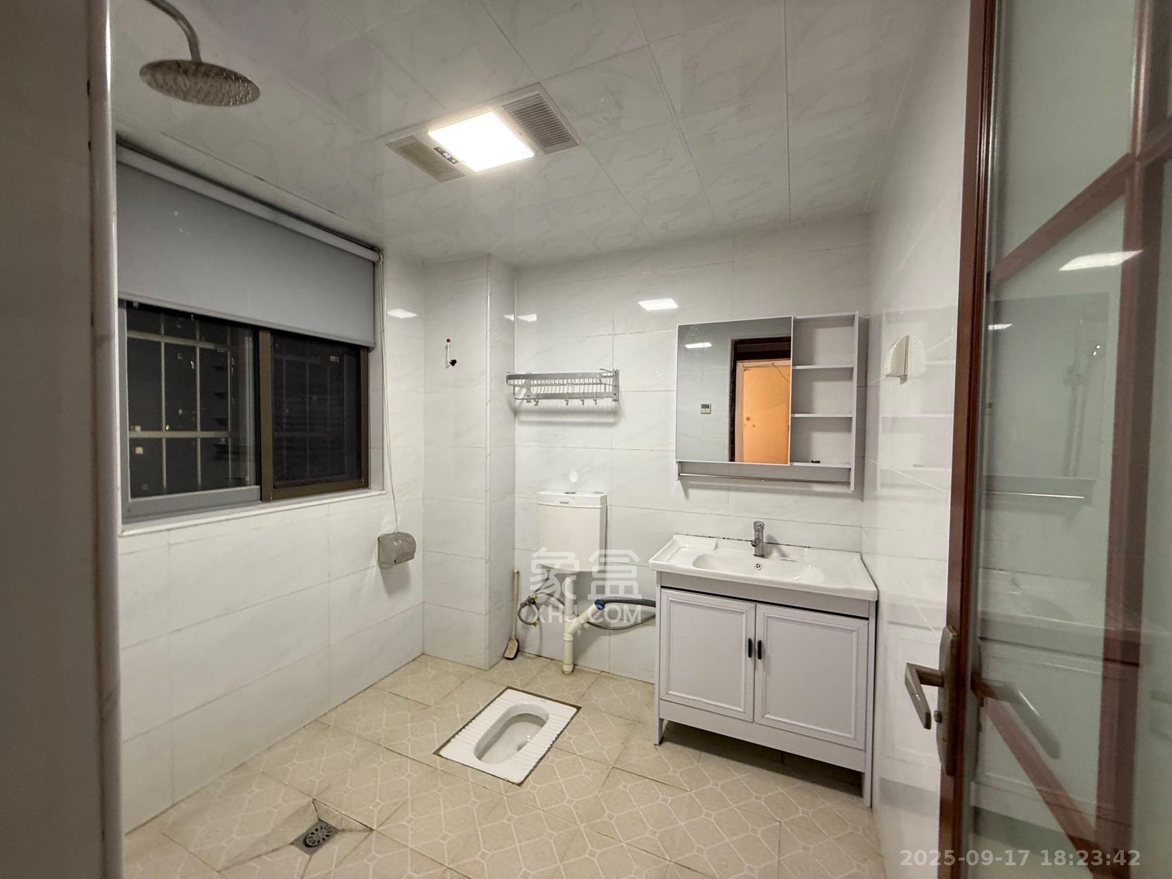 汇景豪庭 3室2厅2卫 3100.0元/月 汇景豪庭 3室2厅2卫 3100.0元/月室内图