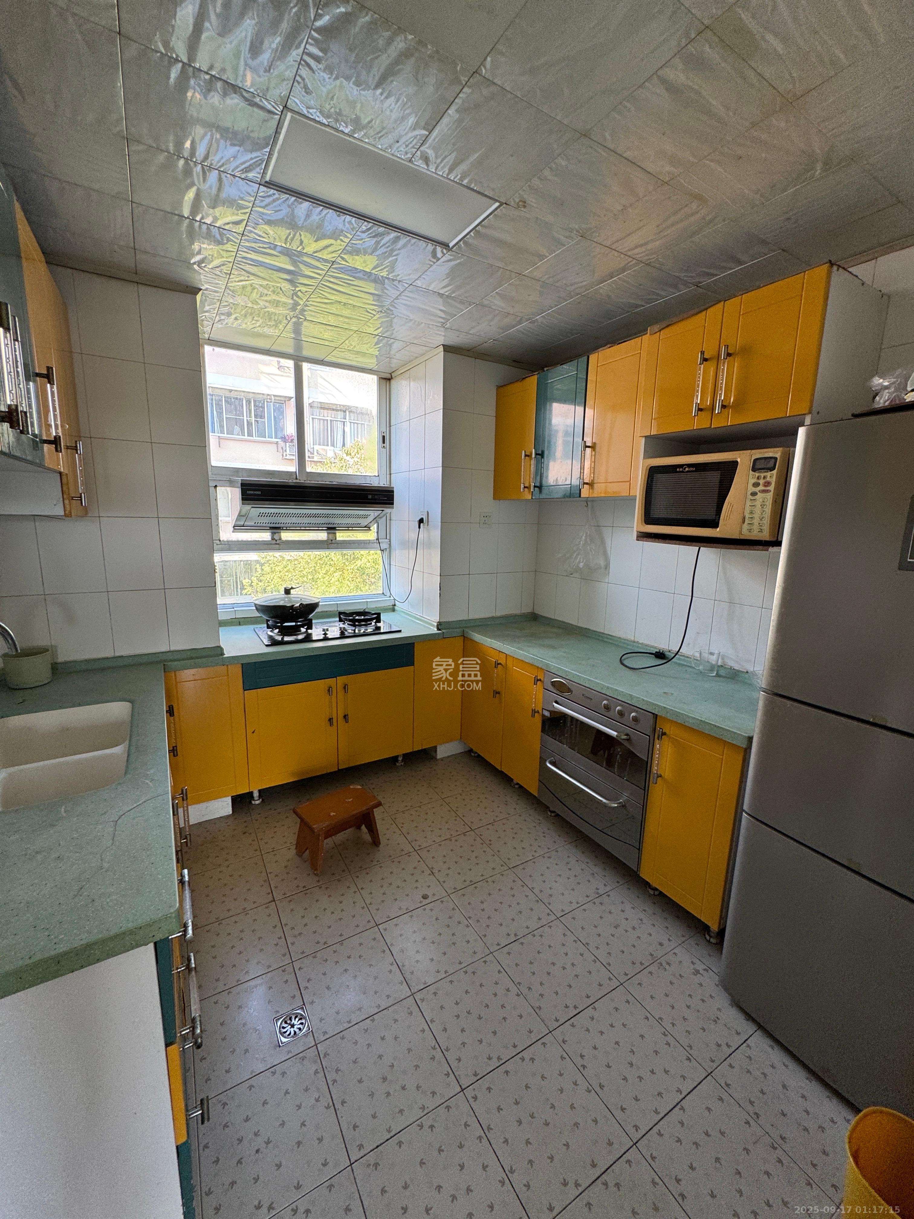 电信花园  1室0厅0卫    2300.0元/月室内图