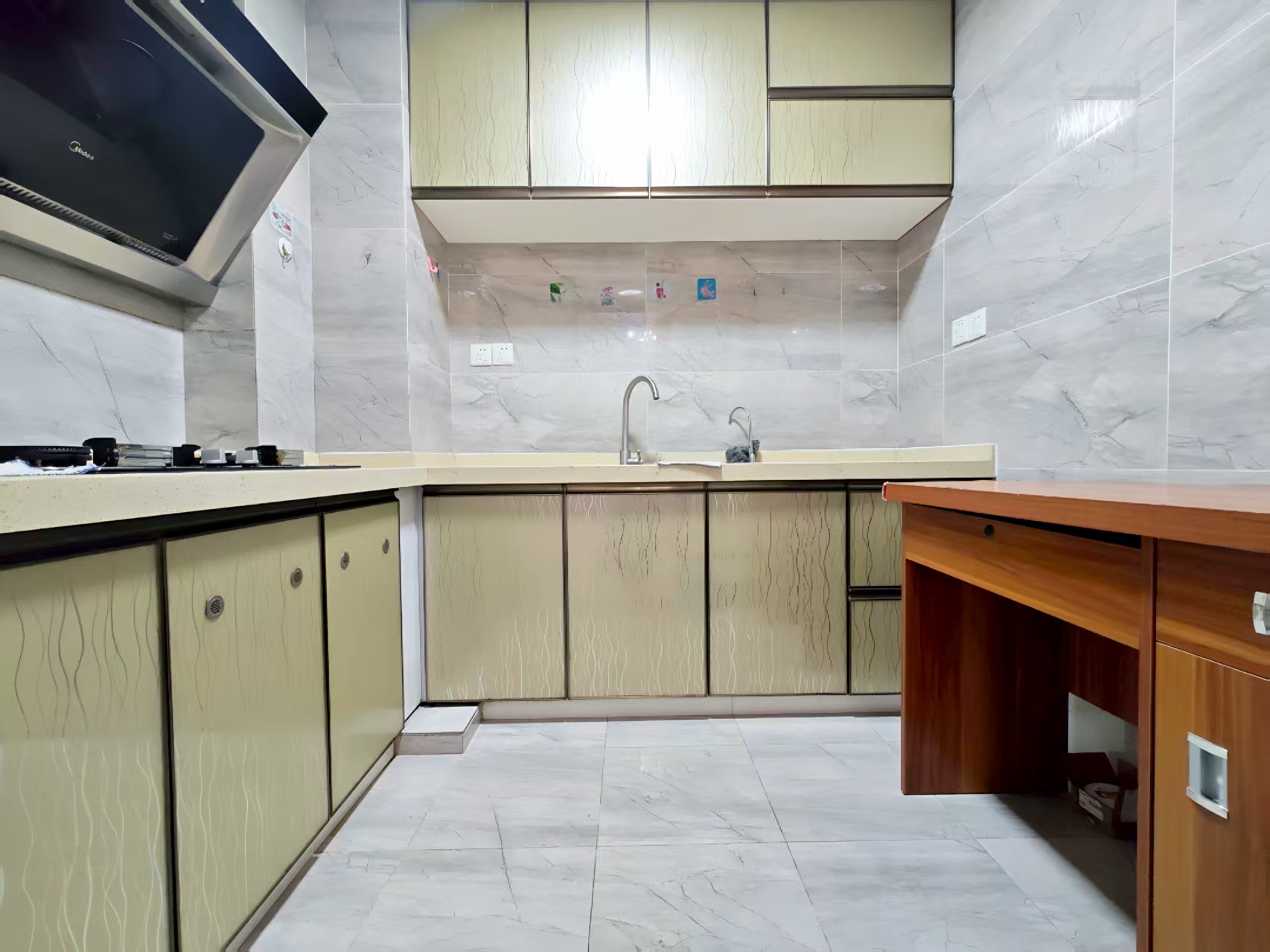 滨江海岸二期  4室2厅2卫    3800.0元/月室内图