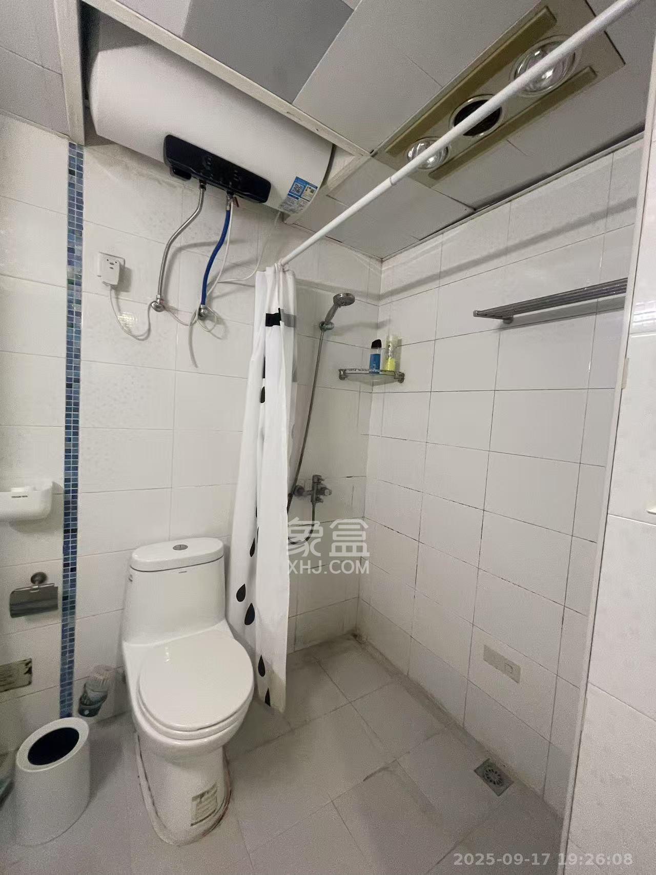 七彩丽都 1室1厅1卫 2000.0元/月 七彩丽都 1室1厅1卫 2000.0元/月室内图