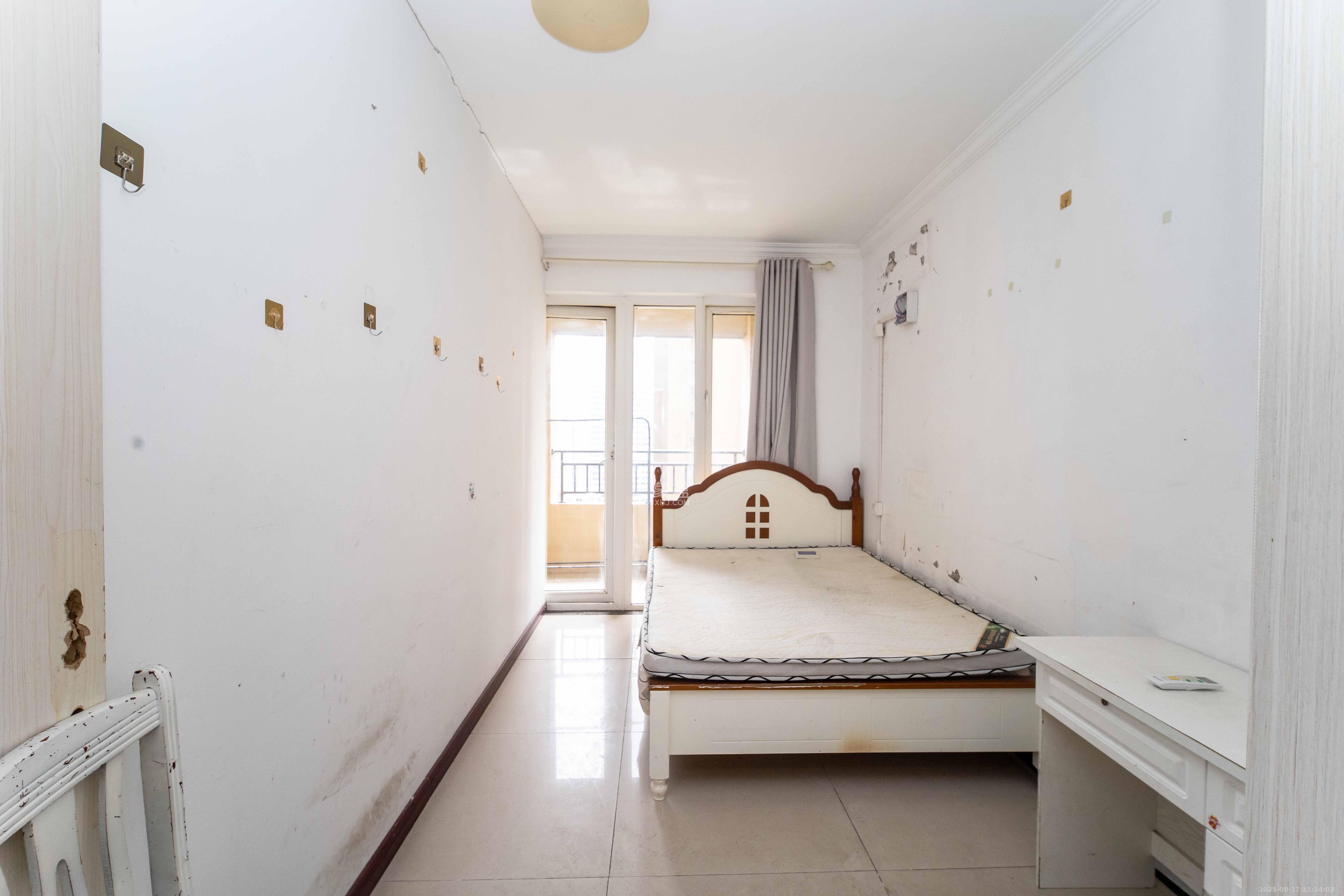 金地格林公馆  3室2厅1卫    2300.0元/月室内图