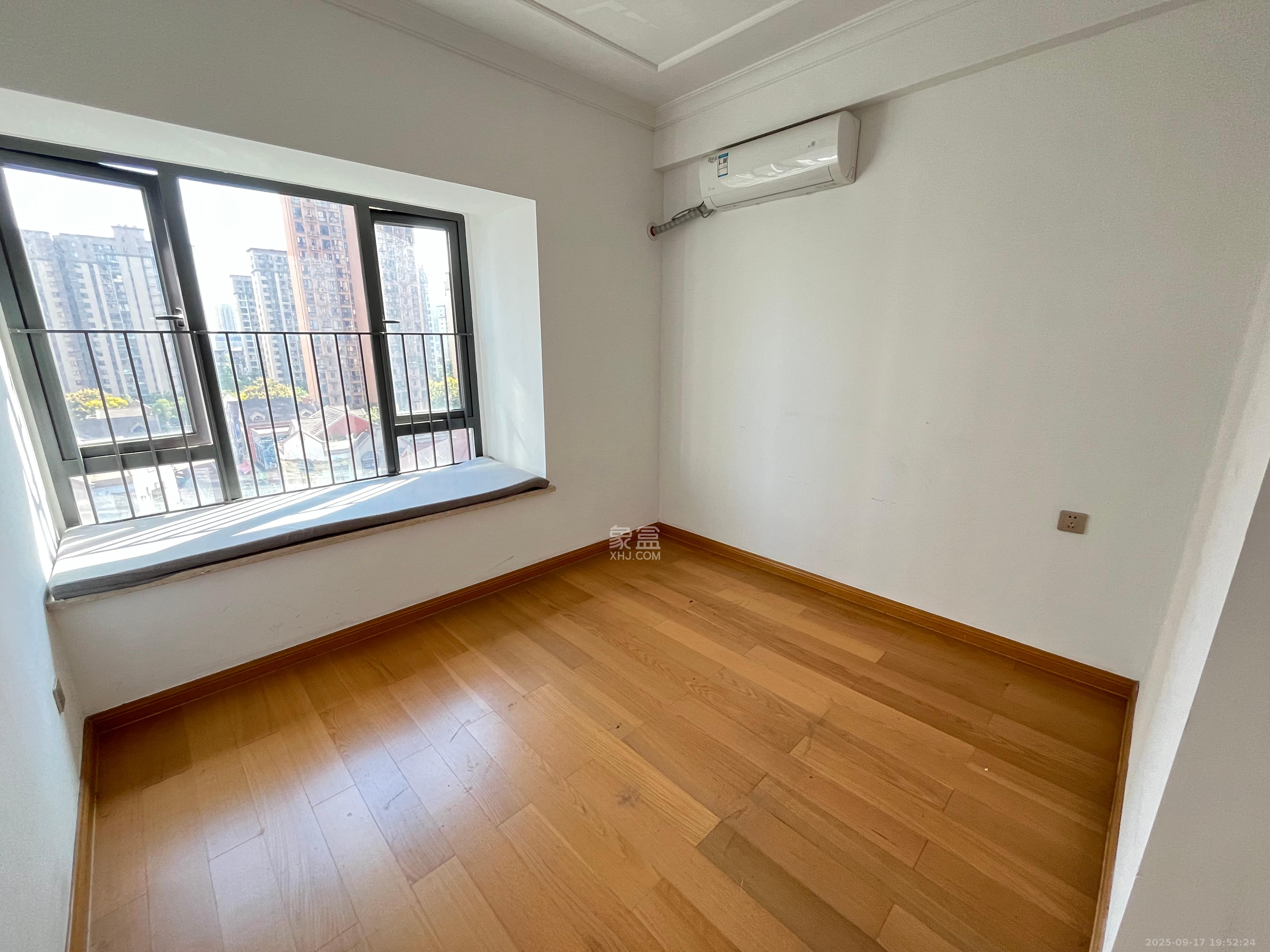 富力十号  4室2厅2卫    4500.0元/月 富力十号  4室2厅2卫    4500.0元/月室内图