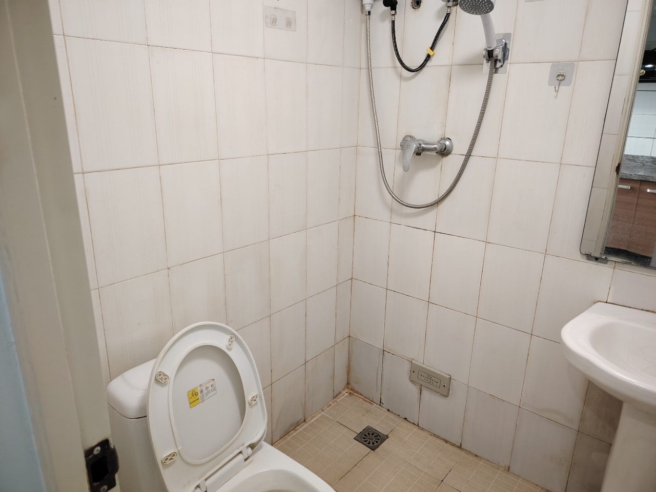 帝国大厦  1室1厅1卫    1200.0元/月室内图