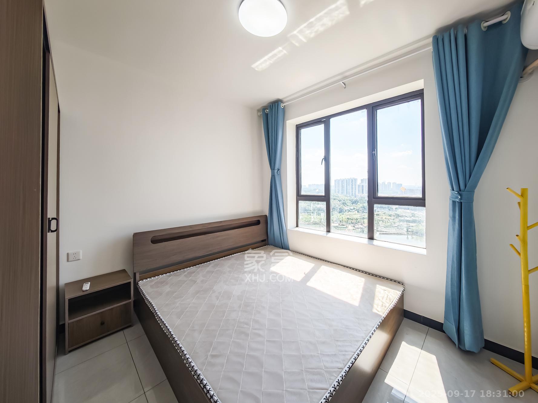 青竹湖曦园  3室2厅1卫    80.88万 青竹湖曦园  3室2厅1卫    80.88万卧室