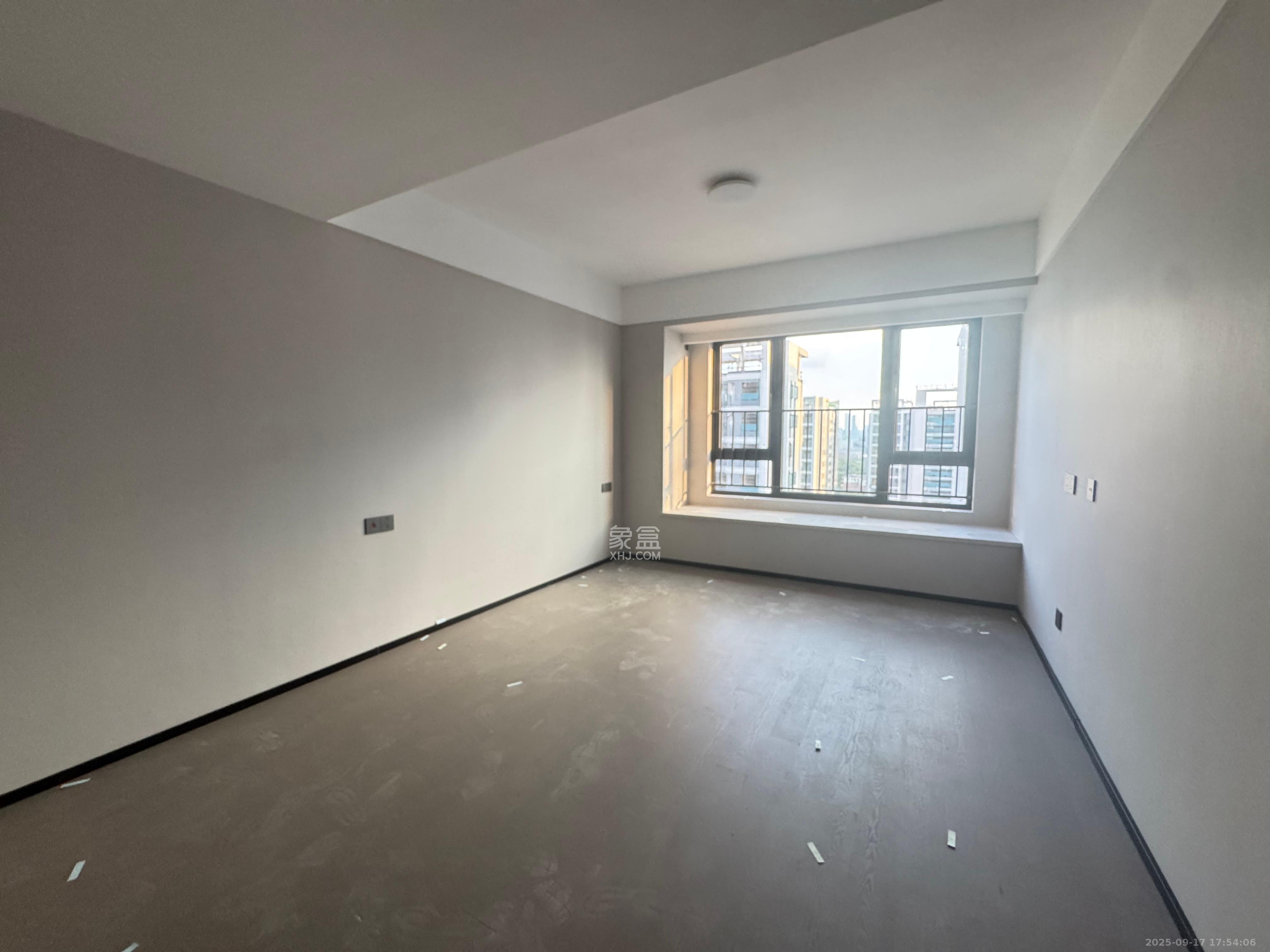 轨道万科璞悦湾 4室2厅2卫 4500.0元/月 轨道万科璞悦湾 4室2厅2卫 4500.0元/月室内图