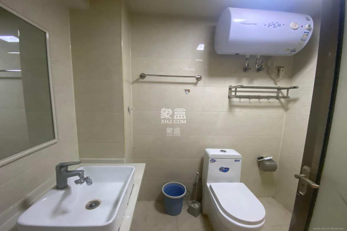 蓝湾国际广场 1室1厅1卫 1500.0元/月 蓝湾国际广场 1室1厅1卫 1500.0元/月室内图