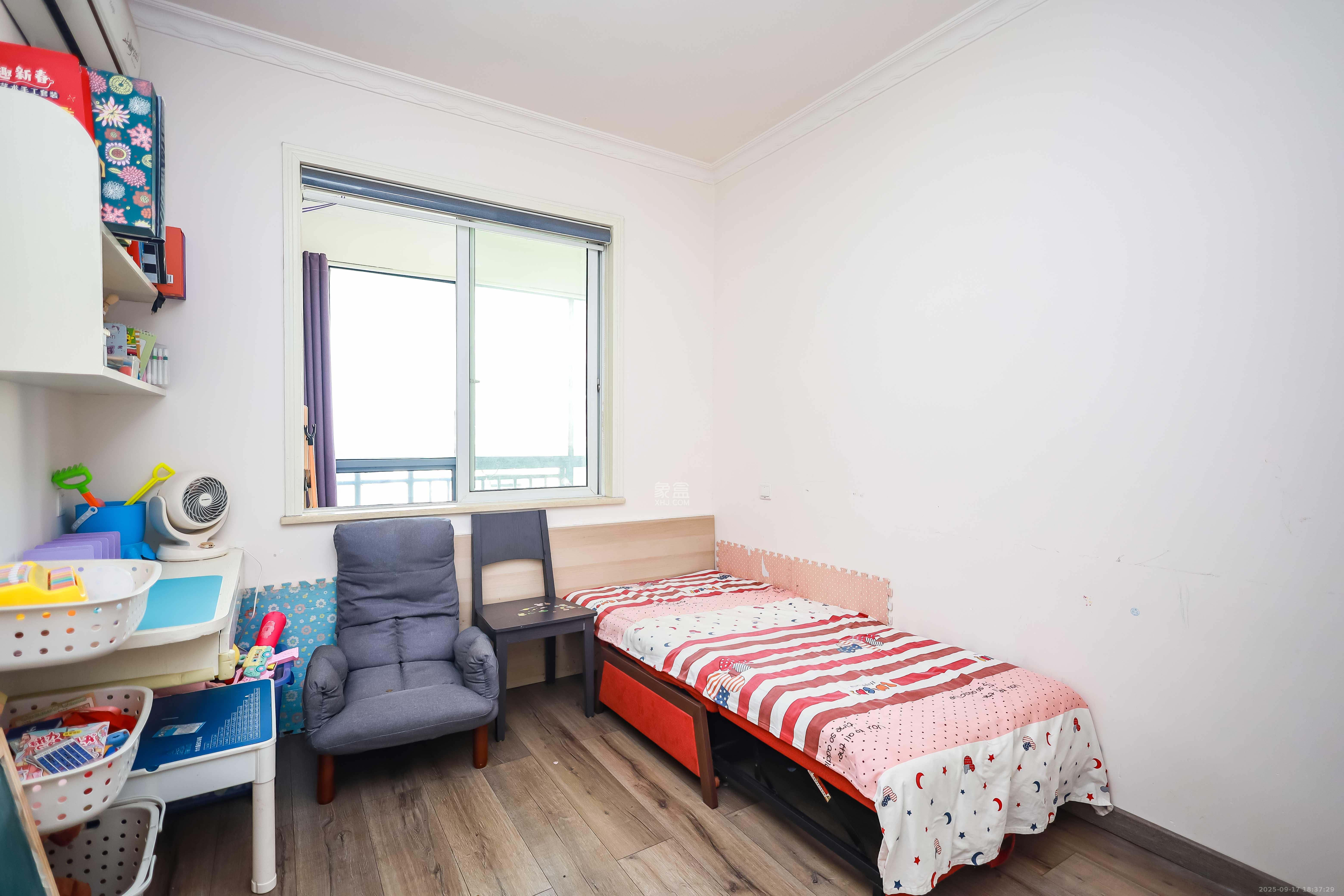 枫雅名苑  3室2厅2卫    136.0万卧室