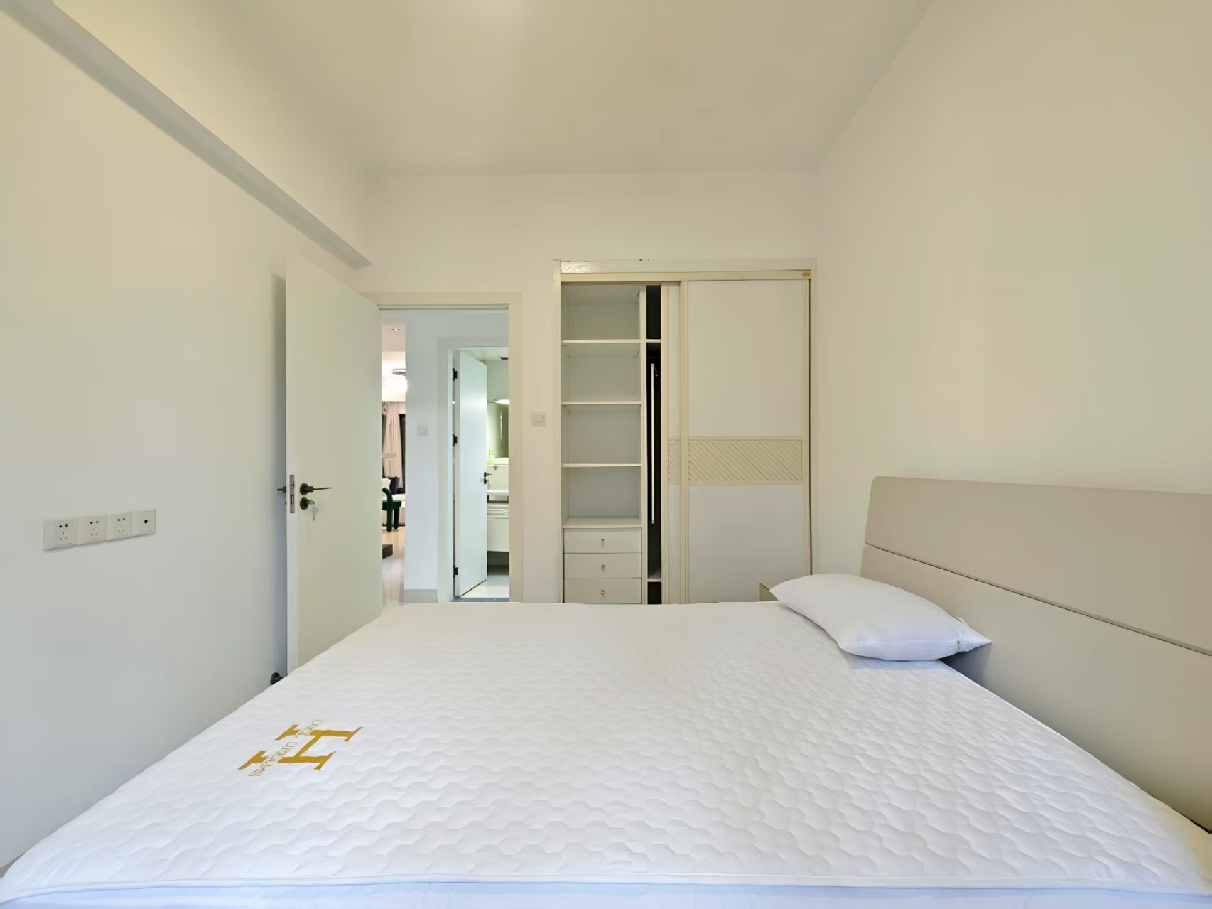 滨江海岸一期 3室2厅2卫 4000.0元/月 滨江海岸一期 3室2厅2卫 4000.0元/月室内图