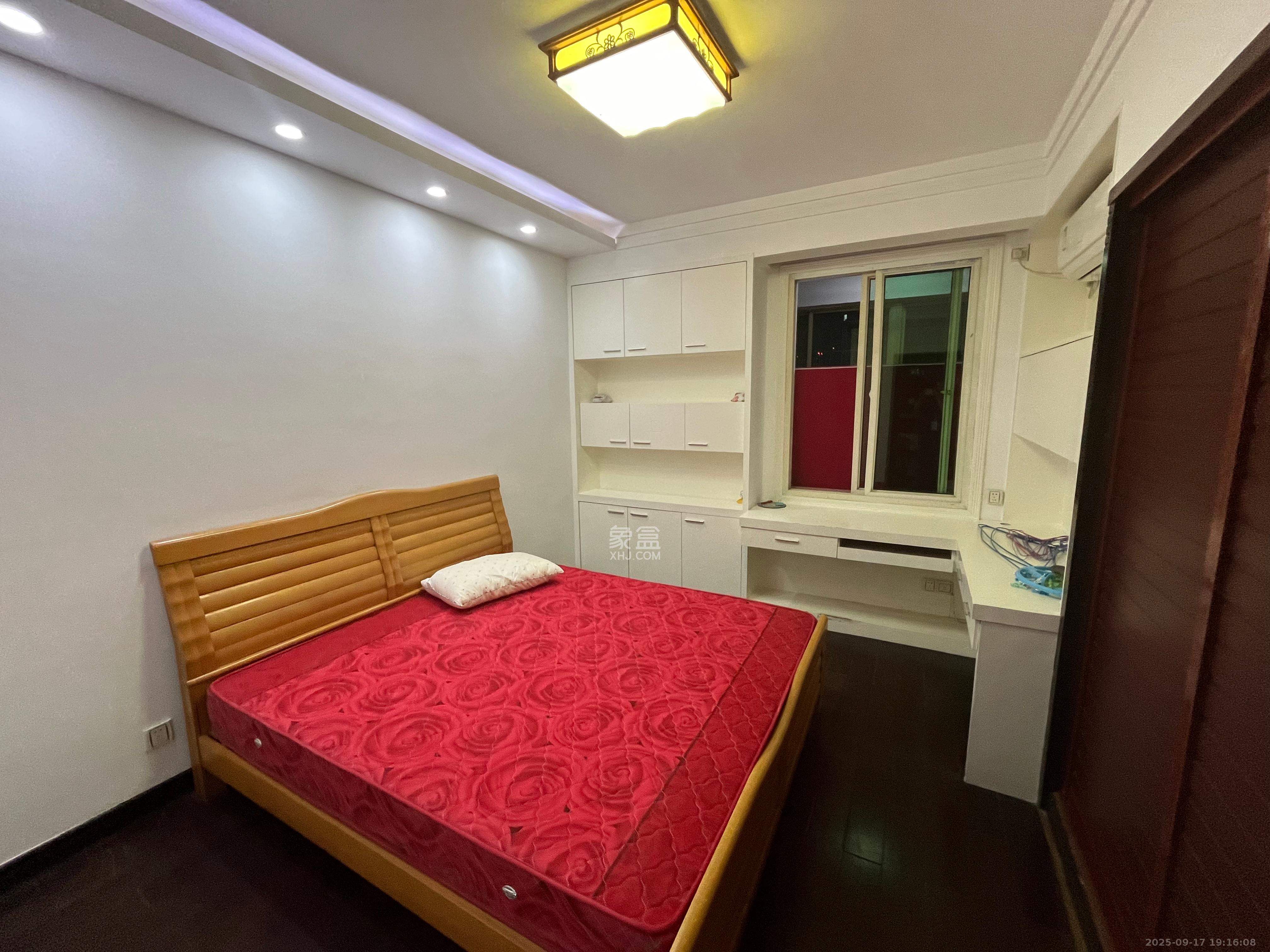 宏轩花苑 3室2厅2卫 3600.0元/月 宏轩花苑 3室2厅2卫 3600.0元/月室内图