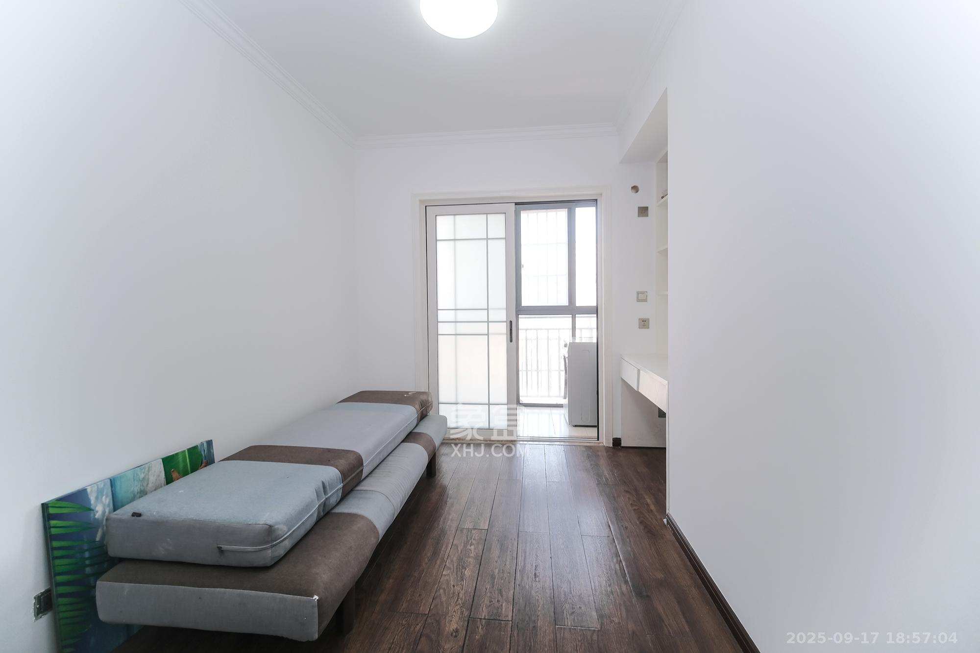 山水湾  4室2厅2卫    71.0万卧室