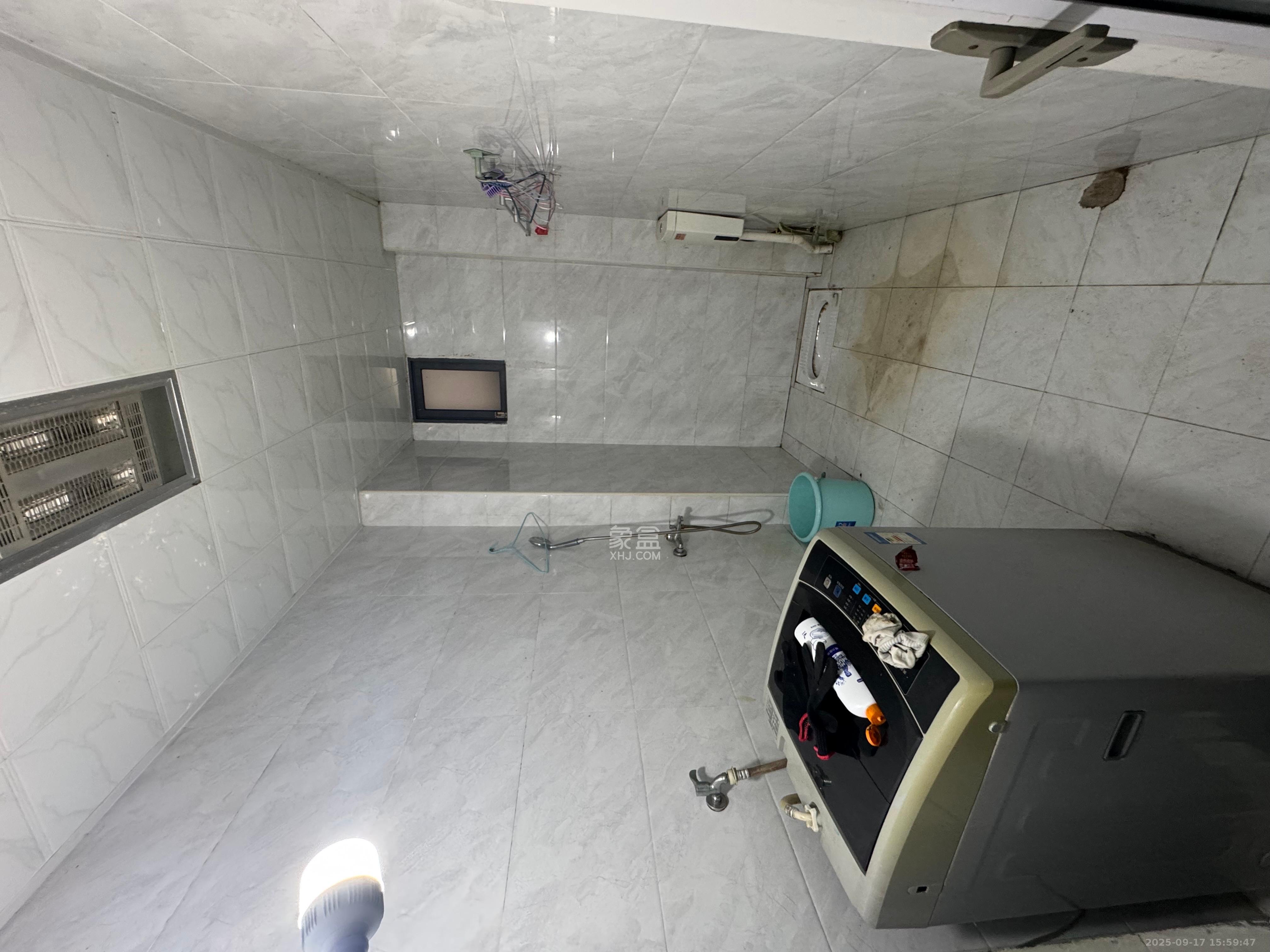 燕山街社区  3室1厅1卫   2000.00元/月室内图