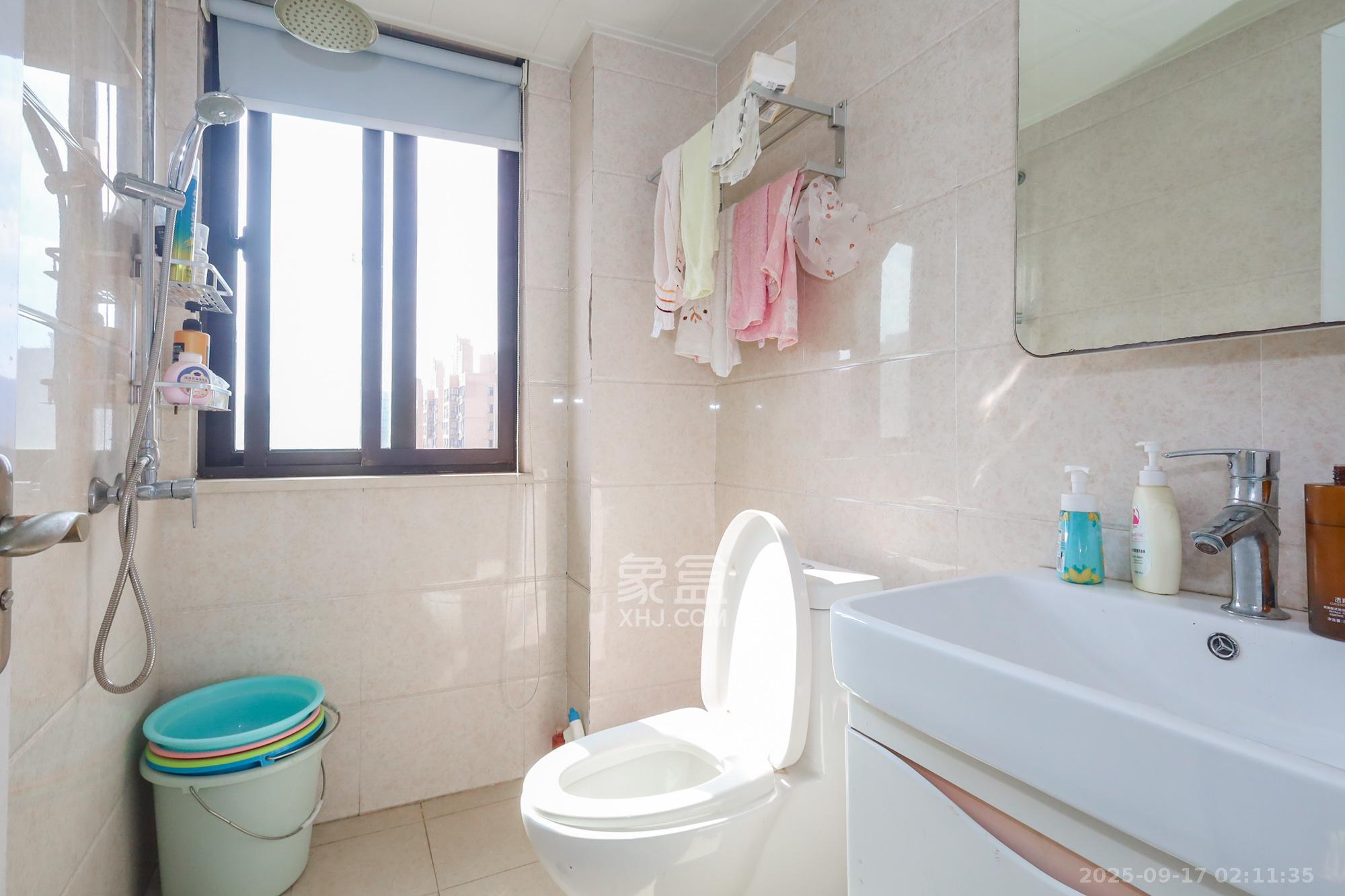 钰龙天下二期（钰龙佳园）  3室2厅2卫    182.0万卫生间