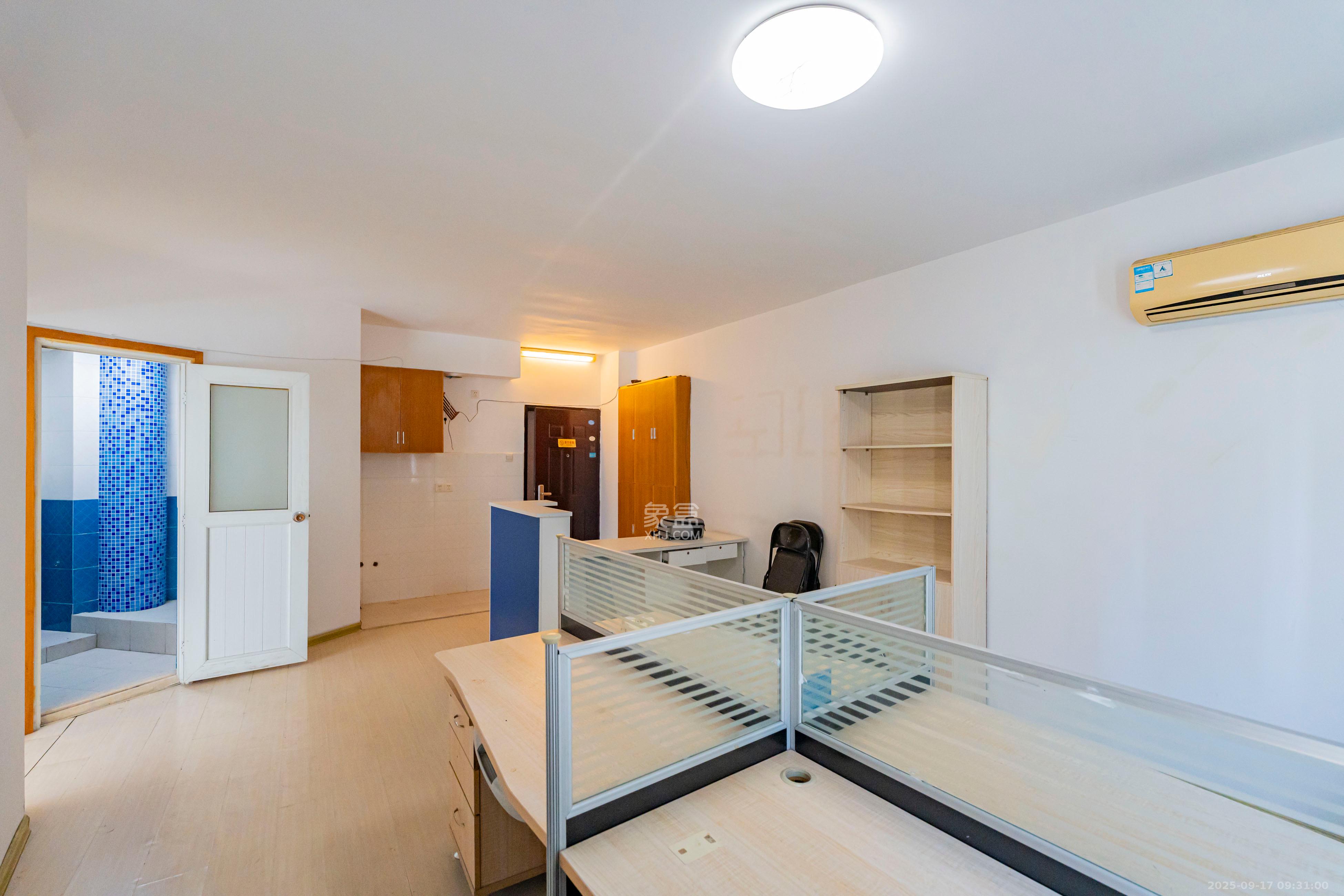 四季美景一、二期 1室2厅1卫 1500.0元/月 四季美景一、二期 1室2厅1卫 1500.0元/月室内图