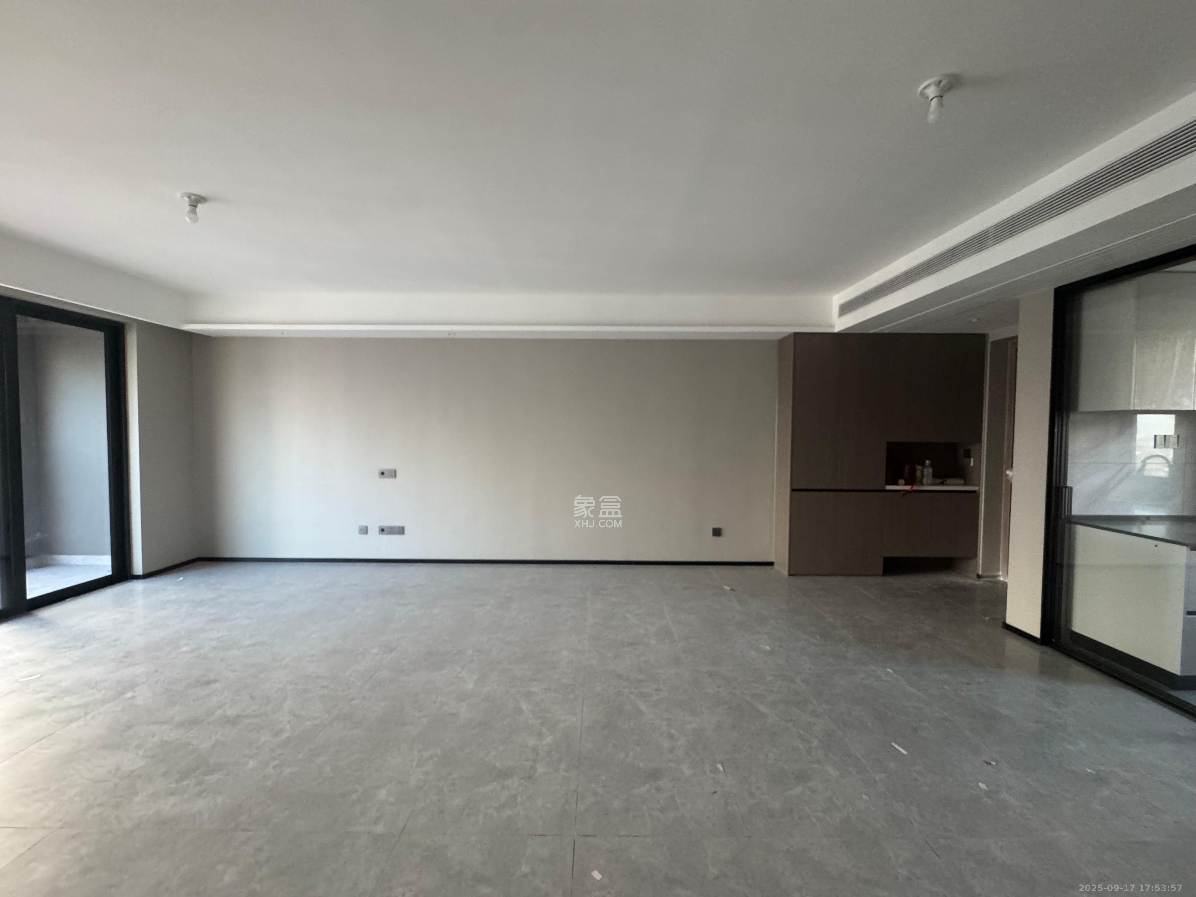 轨道万科璞悦湾 4室2厅2卫 4500.0元/月 轨道万科璞悦湾 4室2厅2卫 4500.0元/月室内图