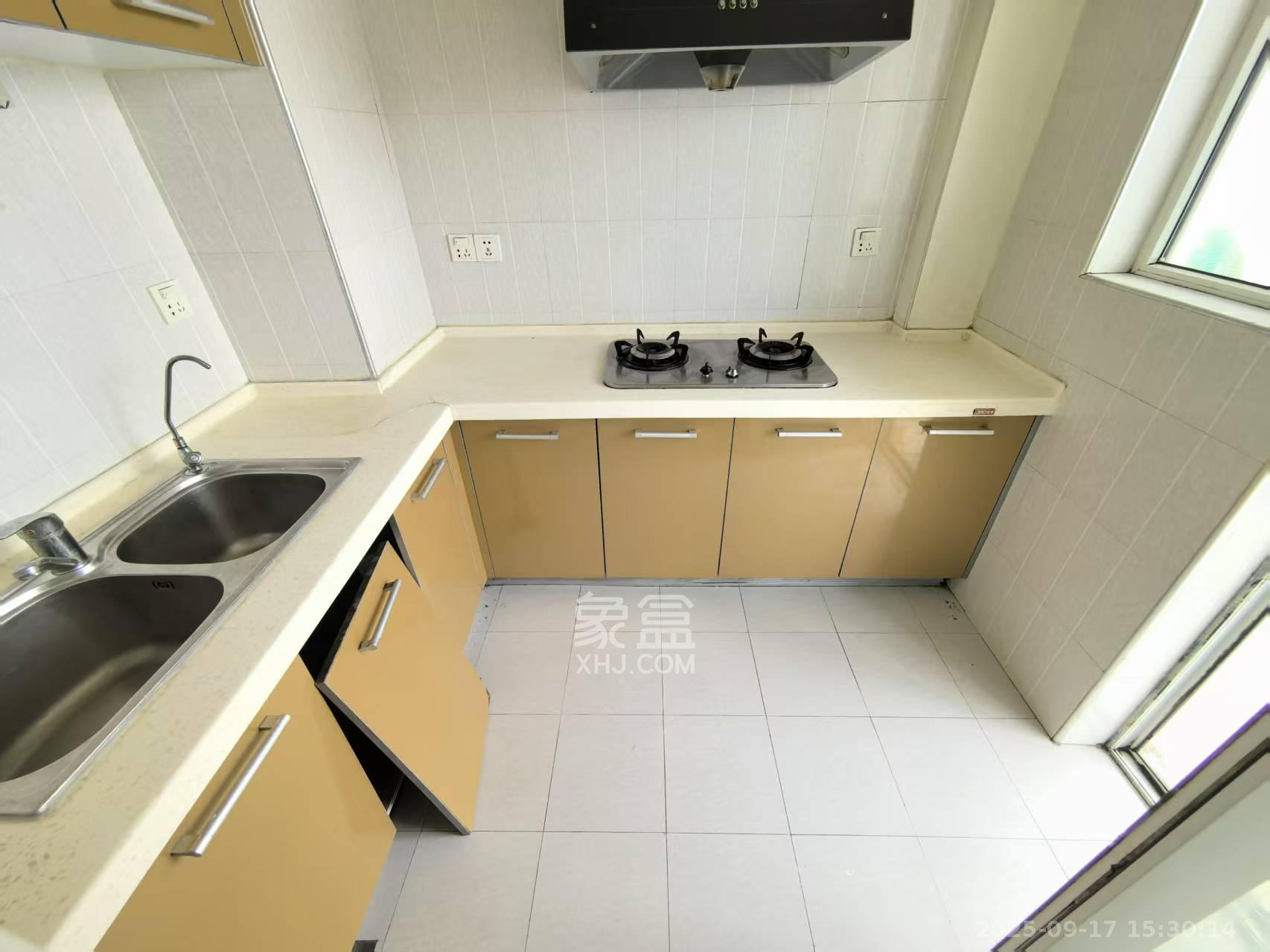 银港水晶城 3室2厅2卫 2500.0元/月 银港水晶城 3室2厅2卫 2500.0元/月室内图