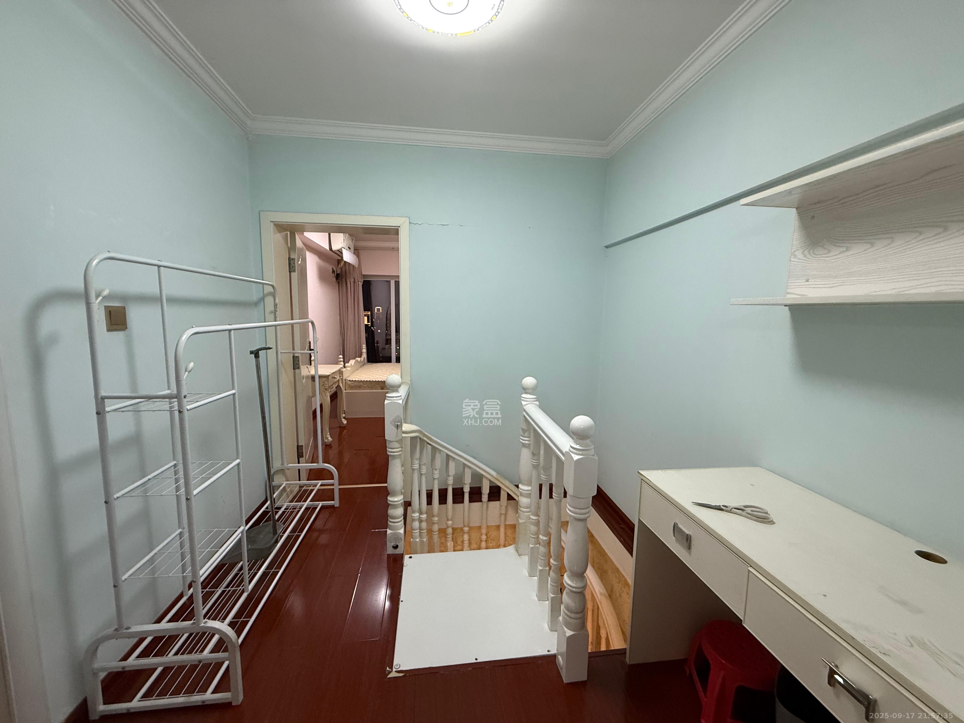 鸥波港湾  2室0厅1卫    2700.0元/月室内图