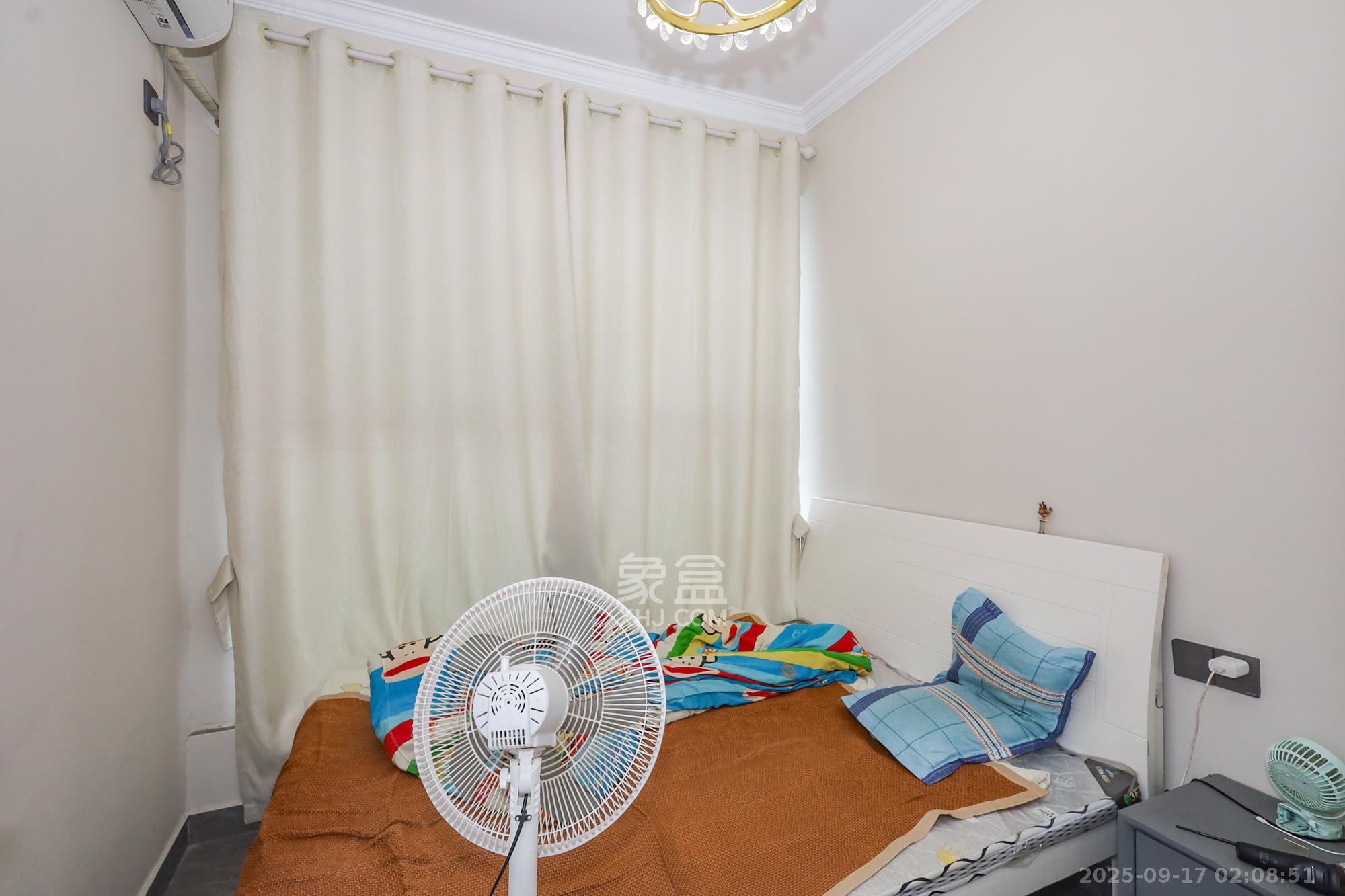 滨江海棠湾 3室2厅1卫 90.0万 滨江海棠湾 3室2厅1卫 90.0万卧室