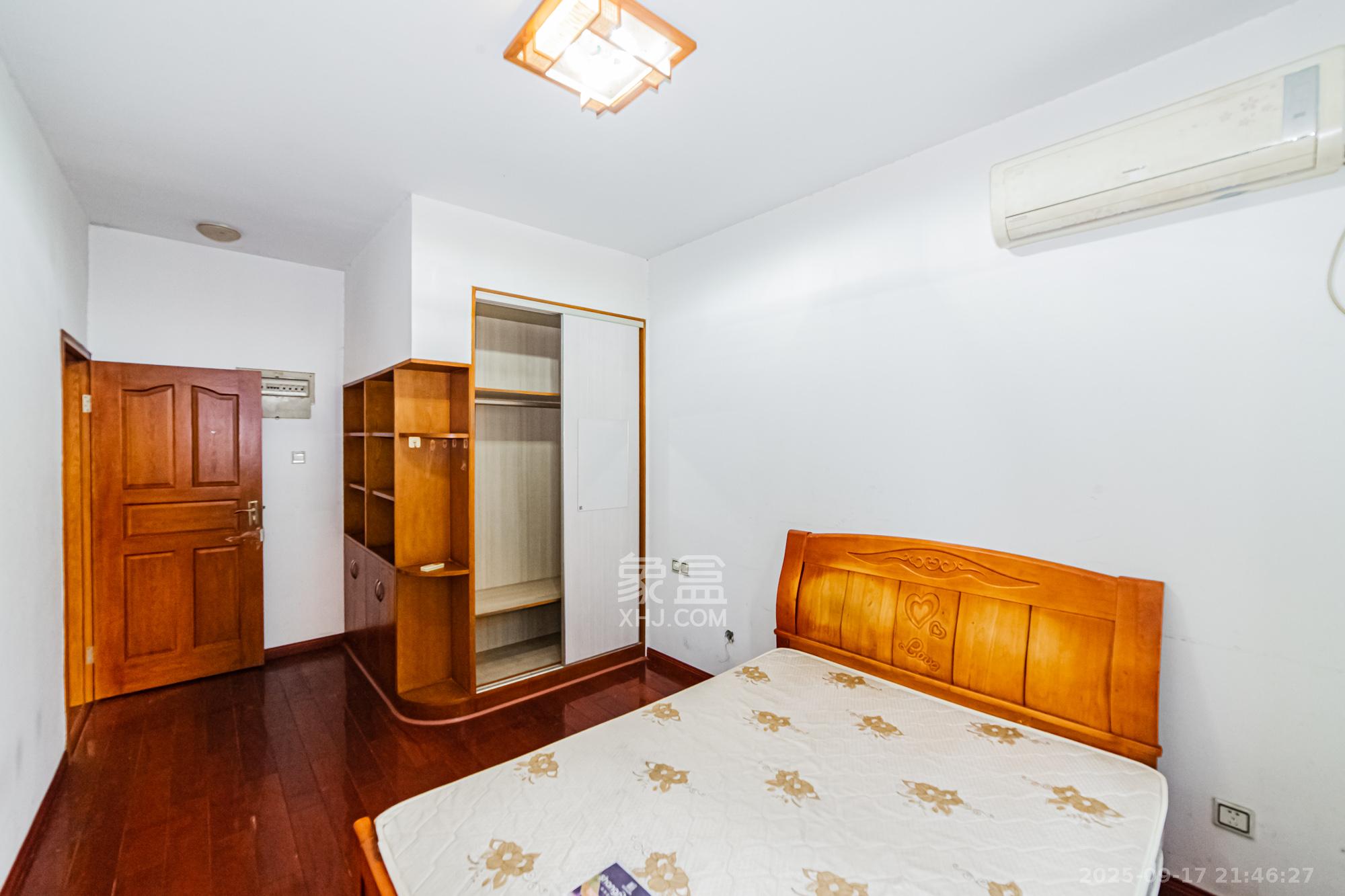 湘江世纪城星江苑 3室2厅2卫 120.0万 湘江世纪城星江苑 3室2厅2卫 120.0万卧室