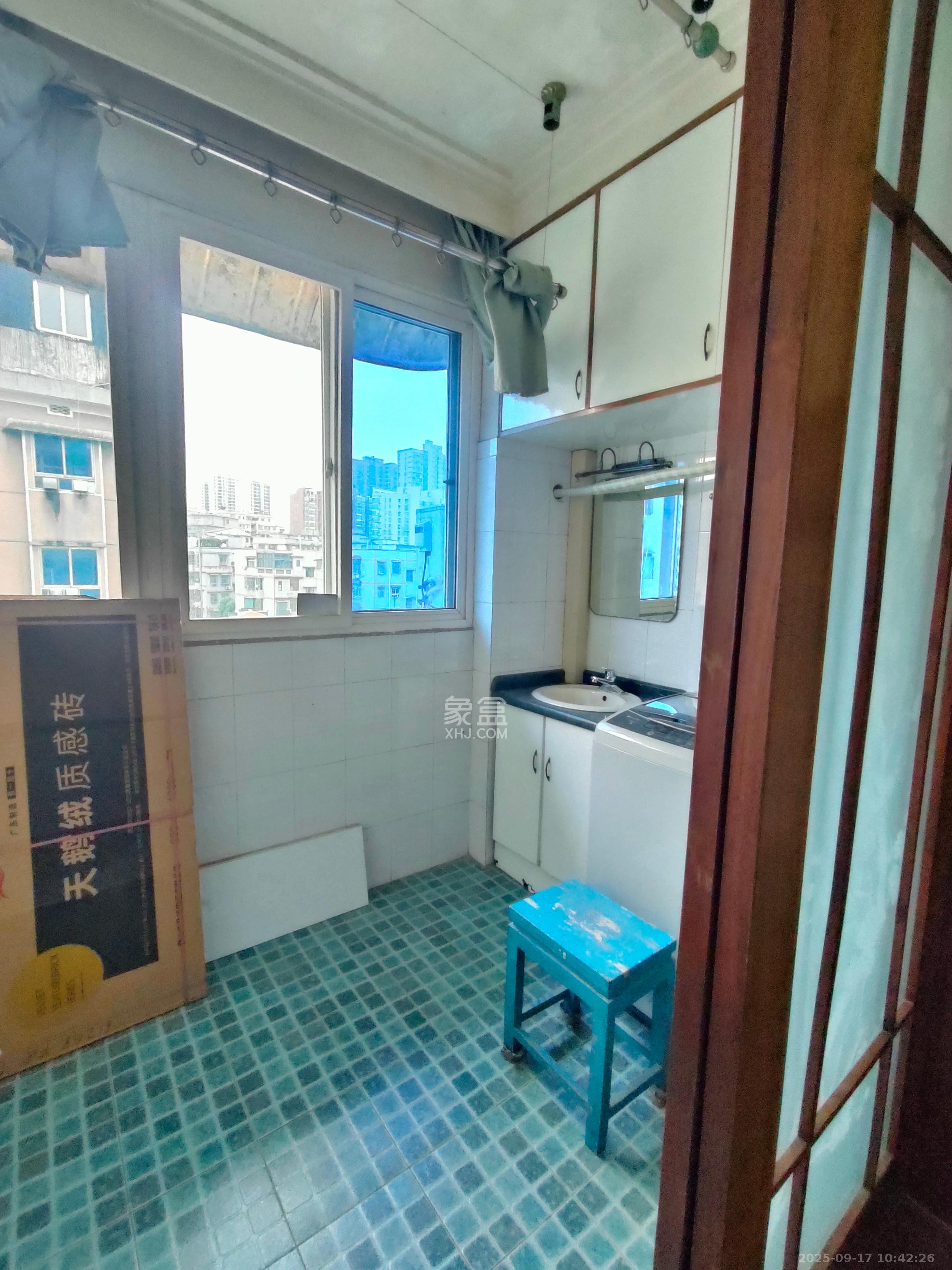 湘仪家园 3室2厅1卫 1900.0元/月 湘仪家园 3室2厅1卫 1900.0元/月室内图