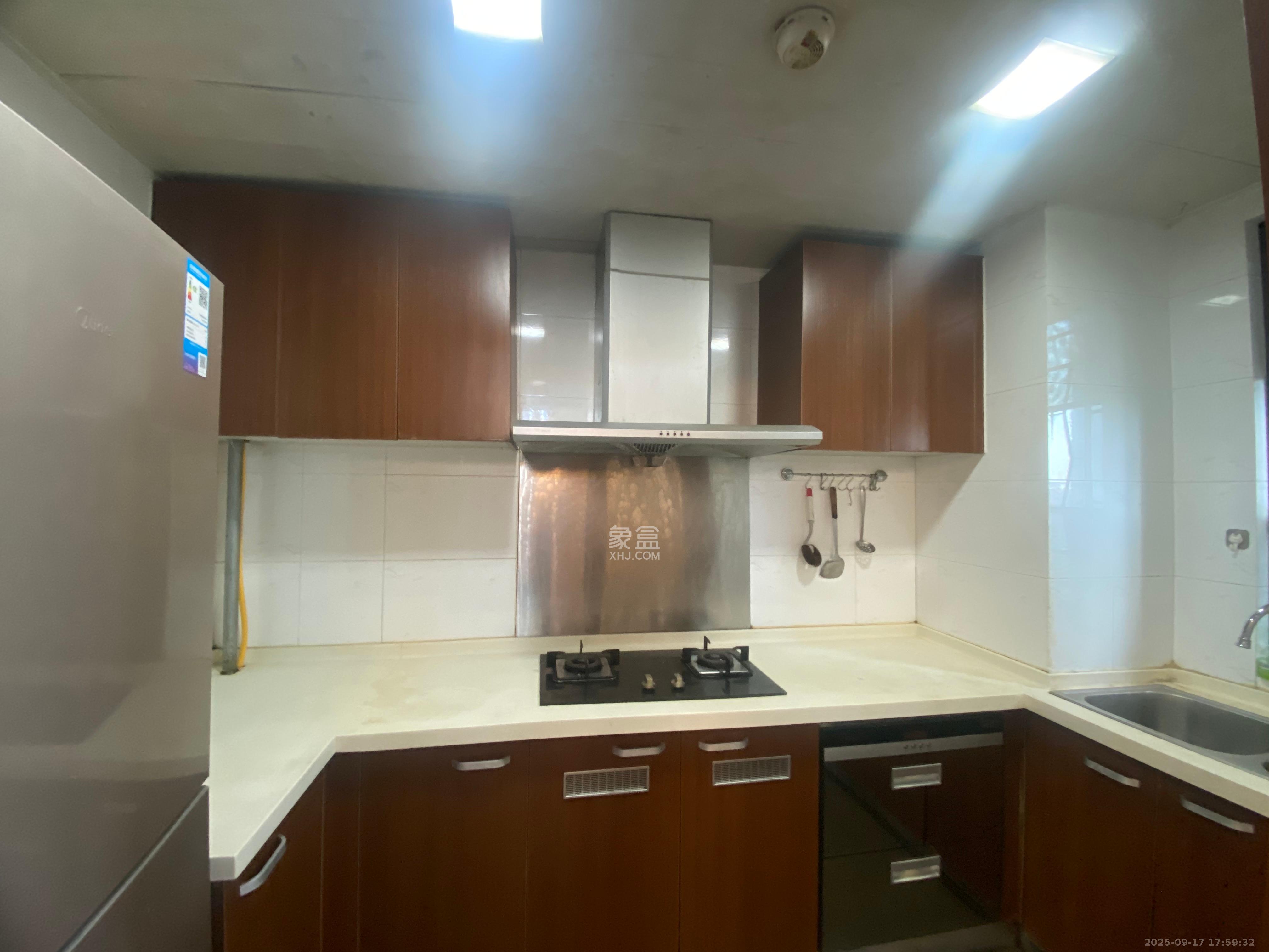 万科金域华府一期  3室2厅2卫    2600.0元/月室内图