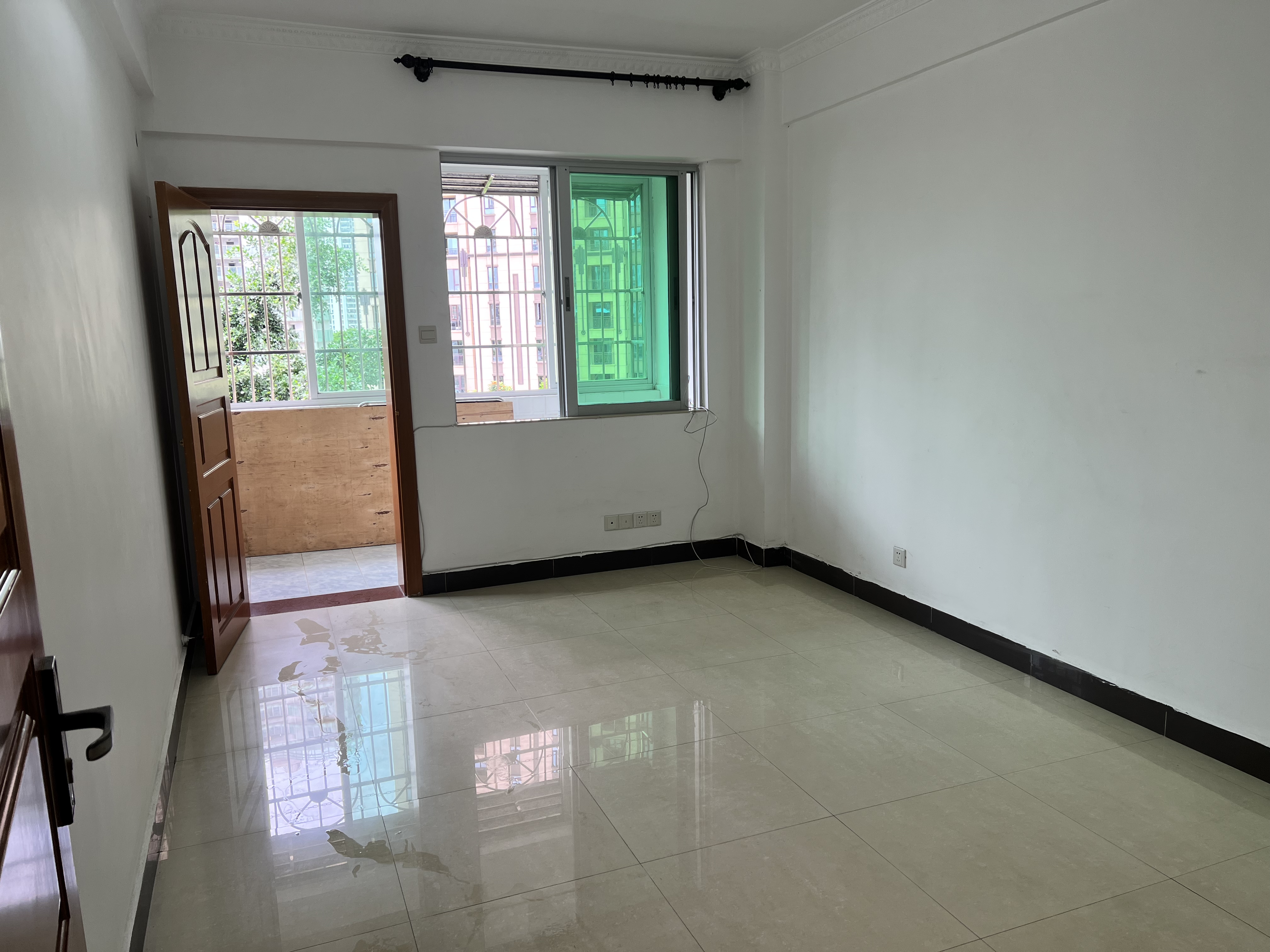 宇盛小区 3室2厅1卫 2100.0元/月 宇盛小区 3室2厅1卫 2100.0元/月室内图