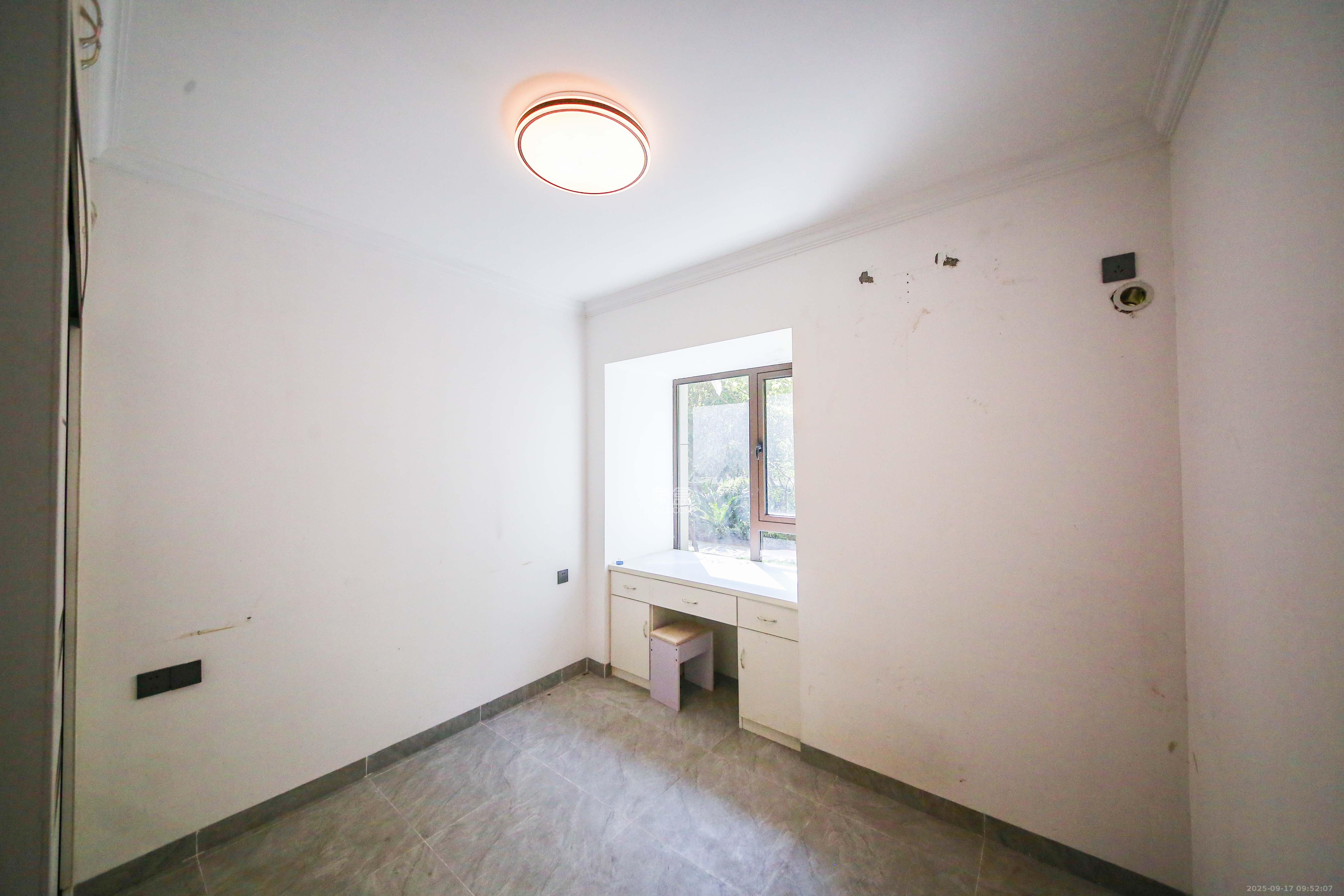 鑫远翡丽郡(鑫远翡丽雅苑) 3室2厅1卫 95.0万 鑫远翡丽郡(鑫远翡丽雅苑) 3室2厅1卫 95.0万卧室