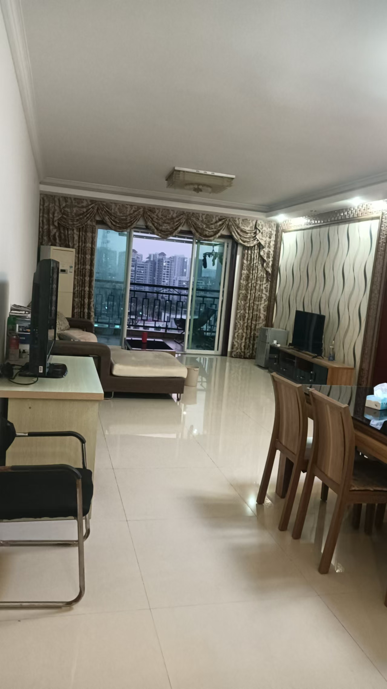 奥林匹克花园  3室2厅1卫    3600.0元/月室内图