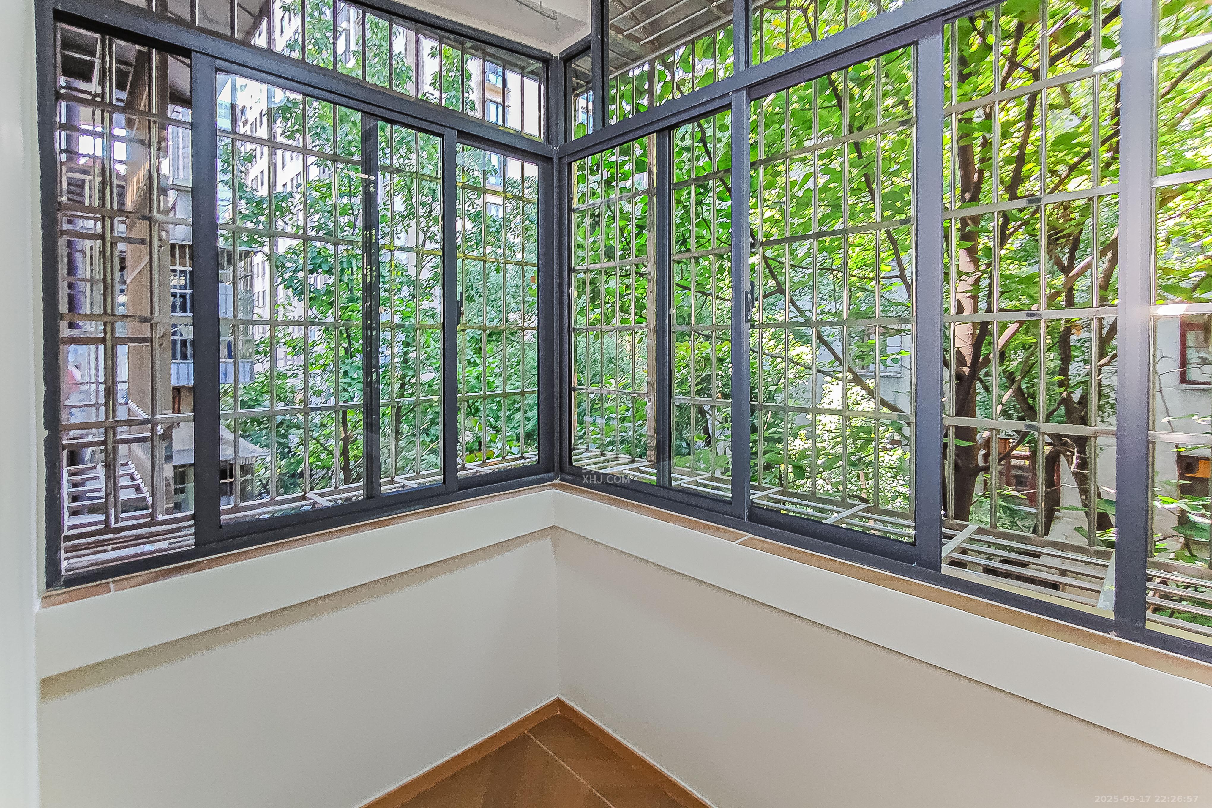 省机械工业学院(湖南工业职业学院雨花校区) 2室2厅1卫 46.8万 省机械工业学院(湖南工业职业学院雨花校区) 2室2厅1卫 46.8万阳台