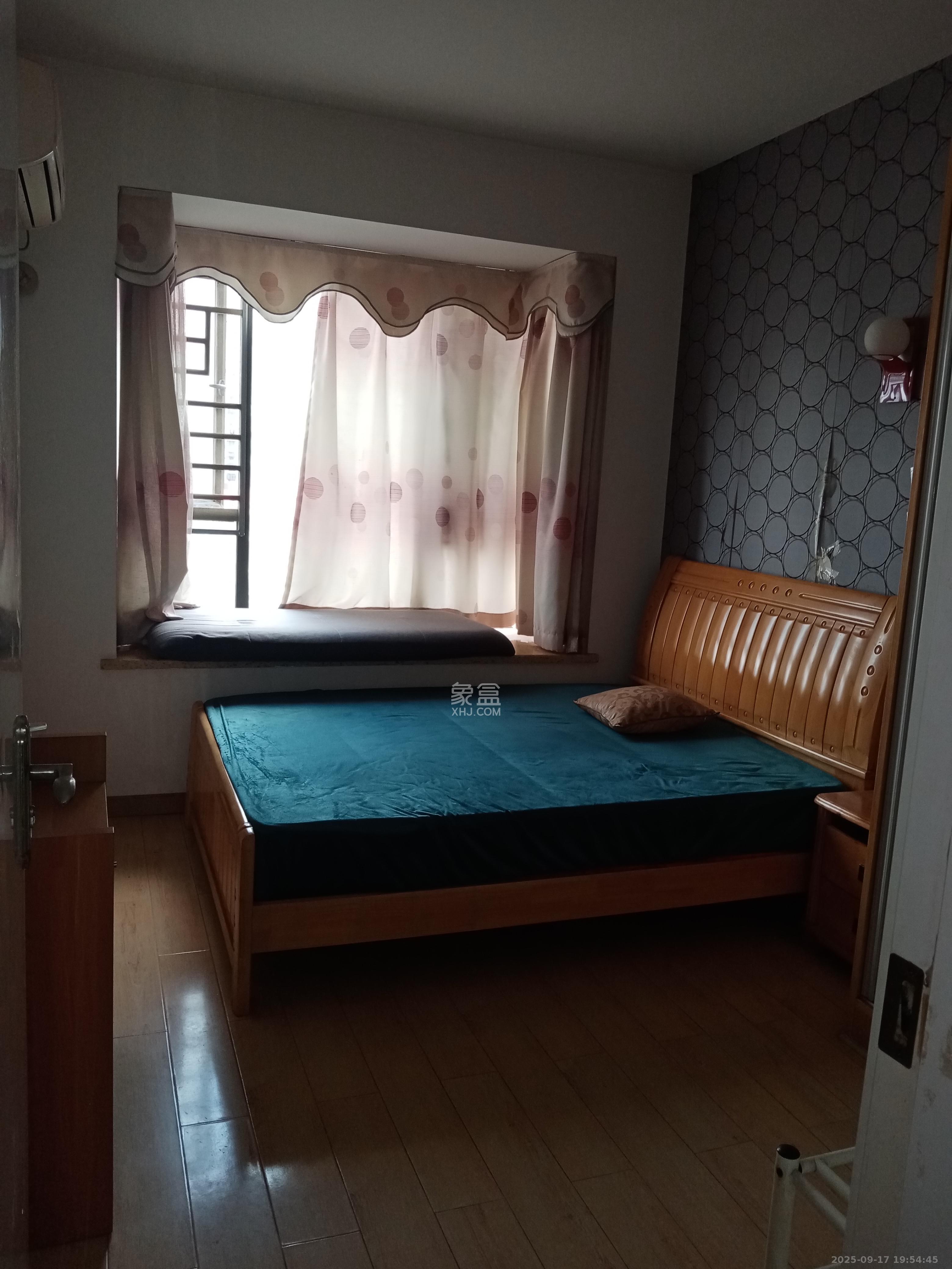 山水花都  2室1厅1卫    2000.0元/月室内图