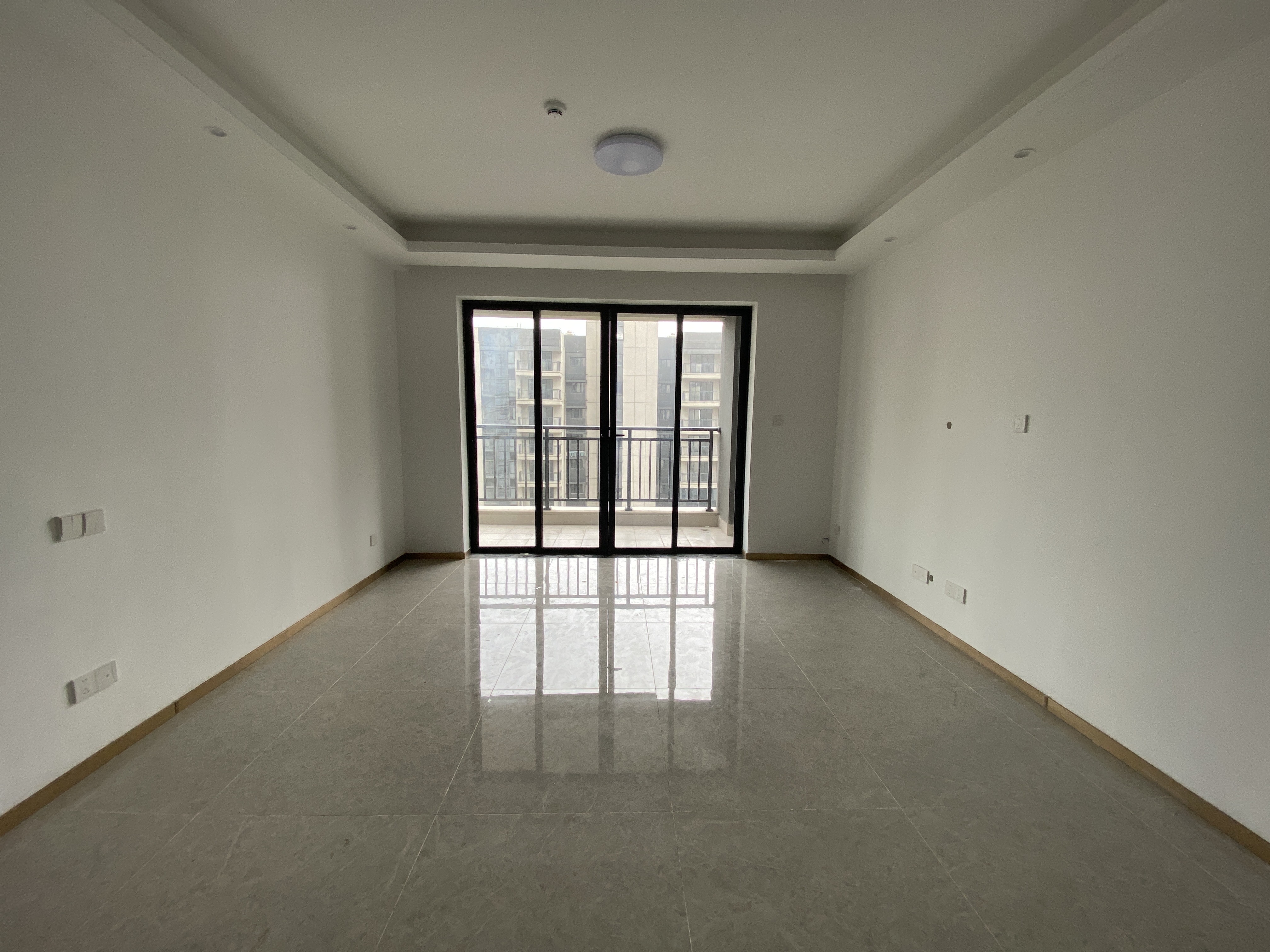 和风家园初心苑 3室2厅2卫 2000.0元/月 和风家园初心苑 3室2厅2卫 2000.0元/月室内图