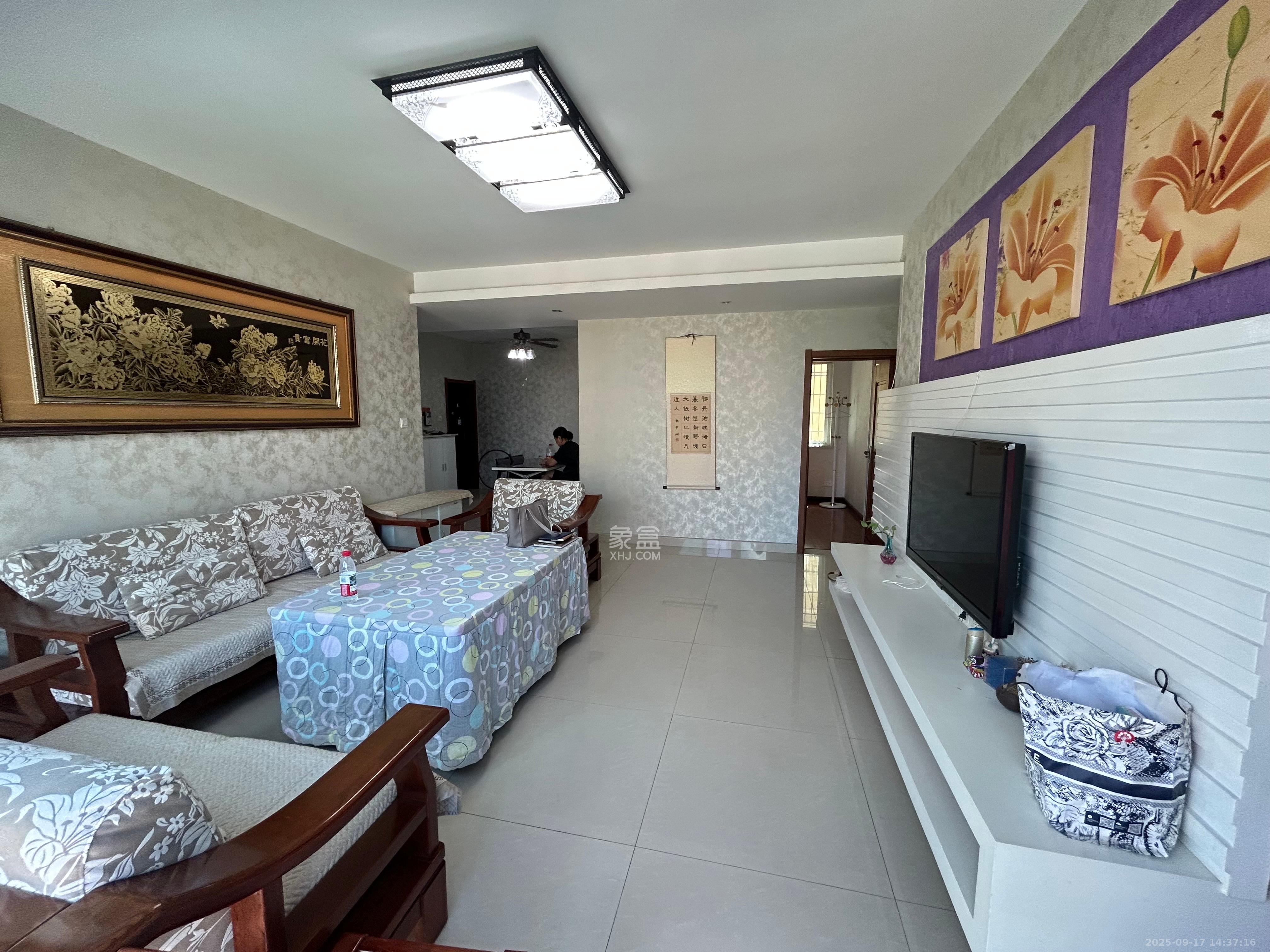 麓谷加州阳光 4室2厅2卫 3600.0元/月 麓谷加州阳光 4室2厅2卫 3600.0元/月室内图