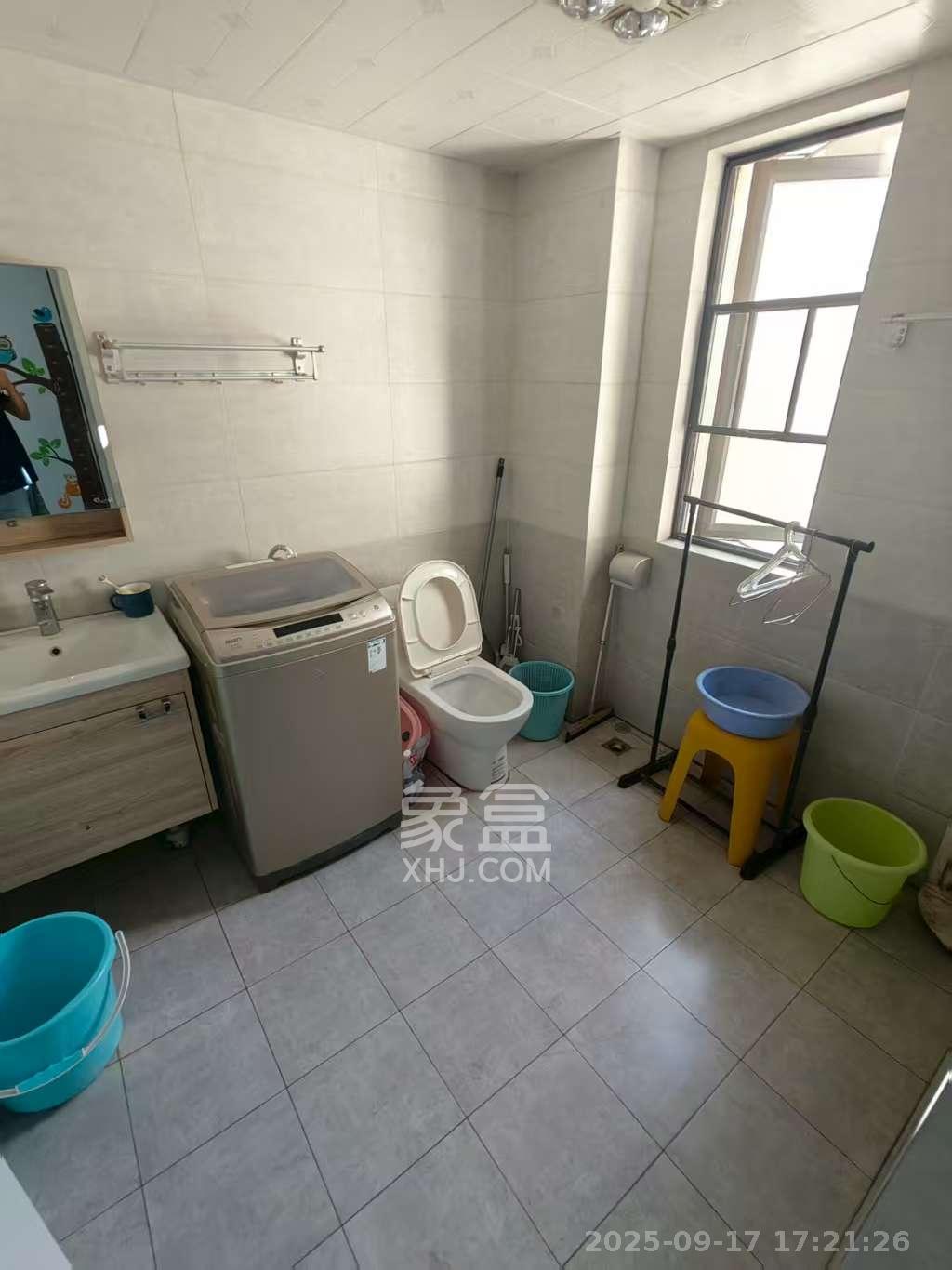 好莱城（弘德西街）  3室2厅1卫    2300.0元/月室内图