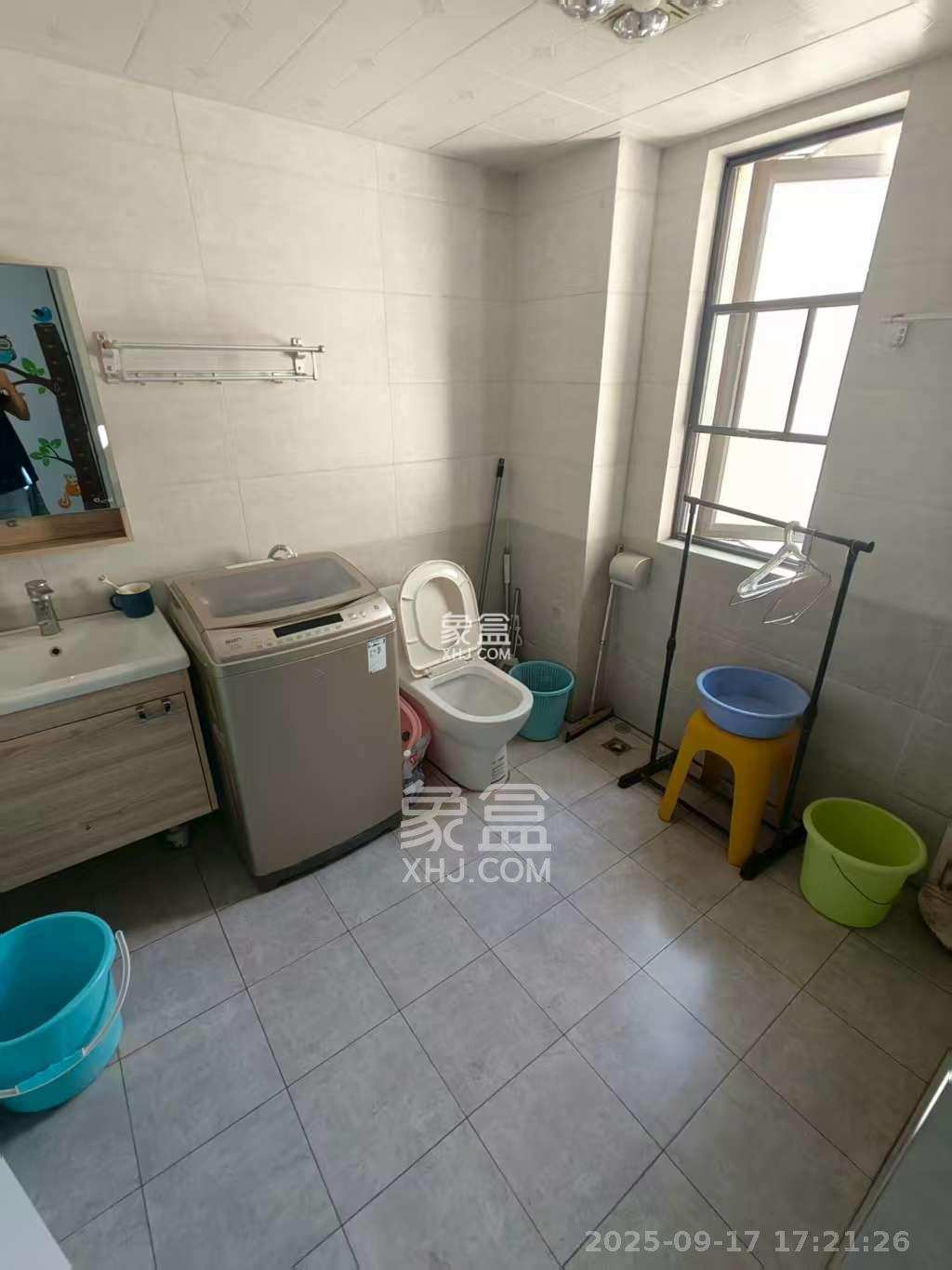 好莱城(弘德西街) 3室2厅1卫 2300.0元/月 好莱城(弘德西街) 3室2厅1卫 2300.0元/月室内图