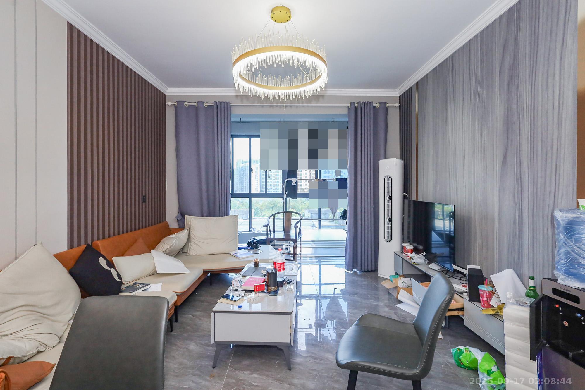 滨江海棠湾 3室2厅1卫 90.0万 滨江海棠湾 3室2厅1卫 90.0万客厅