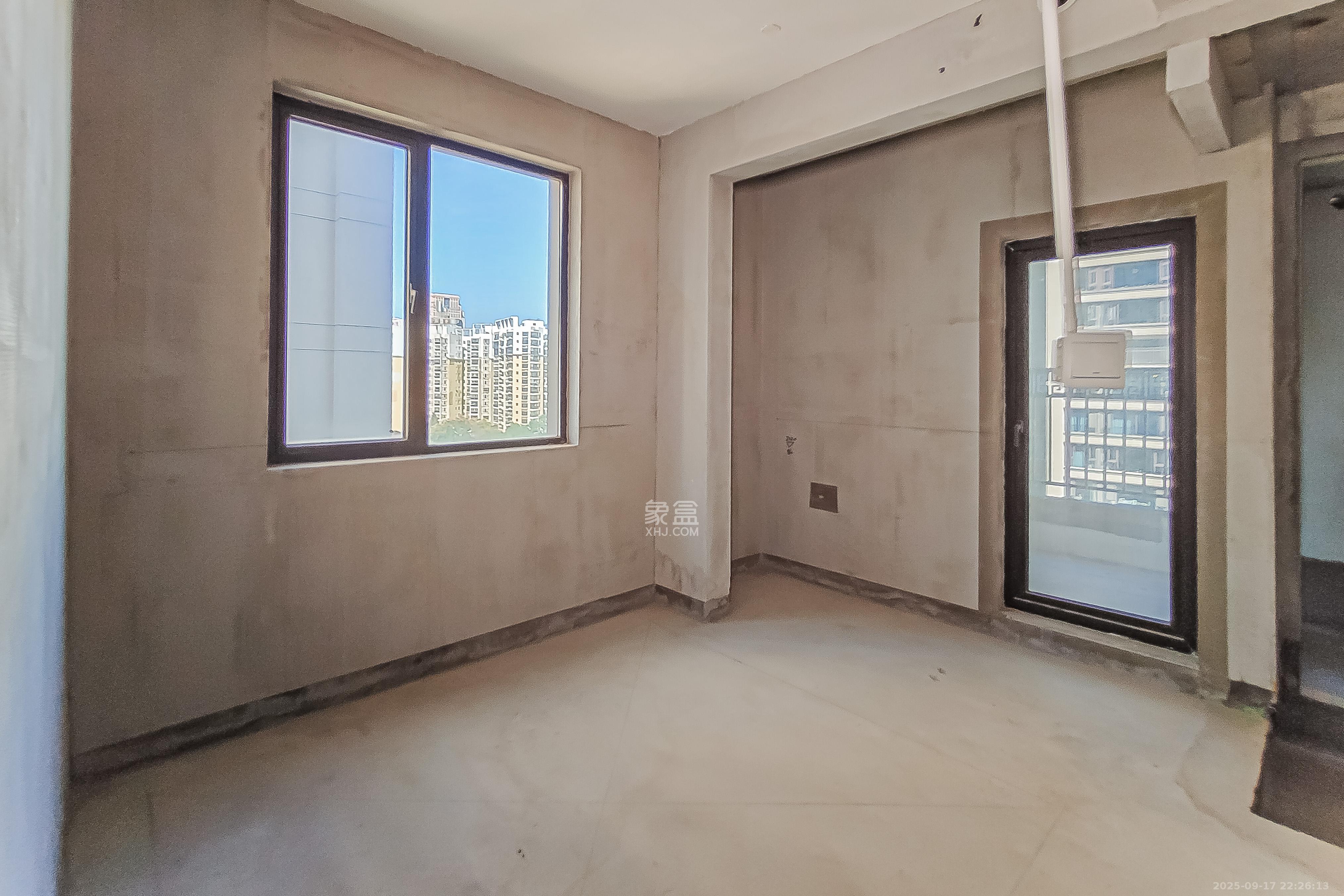 建发央玺(建发泱玺雅苑) 4室2厅2卫 287.0万 建发央玺(建发泱玺雅苑) 4室2厅2卫 287.0万客厅